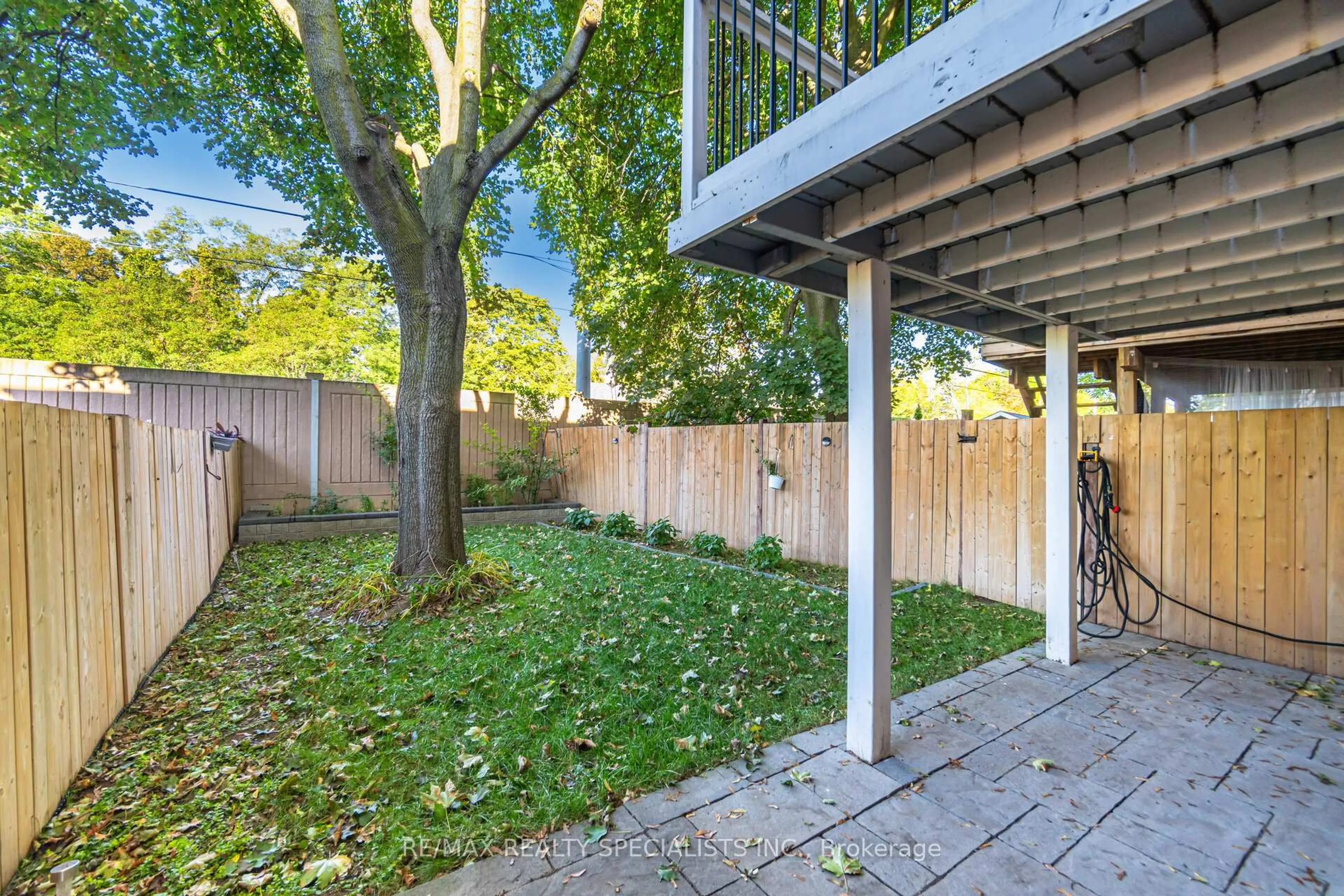 Patio, street for 1463 Credit Woodlands Crt, Mississauga Ontario L5C 3V7