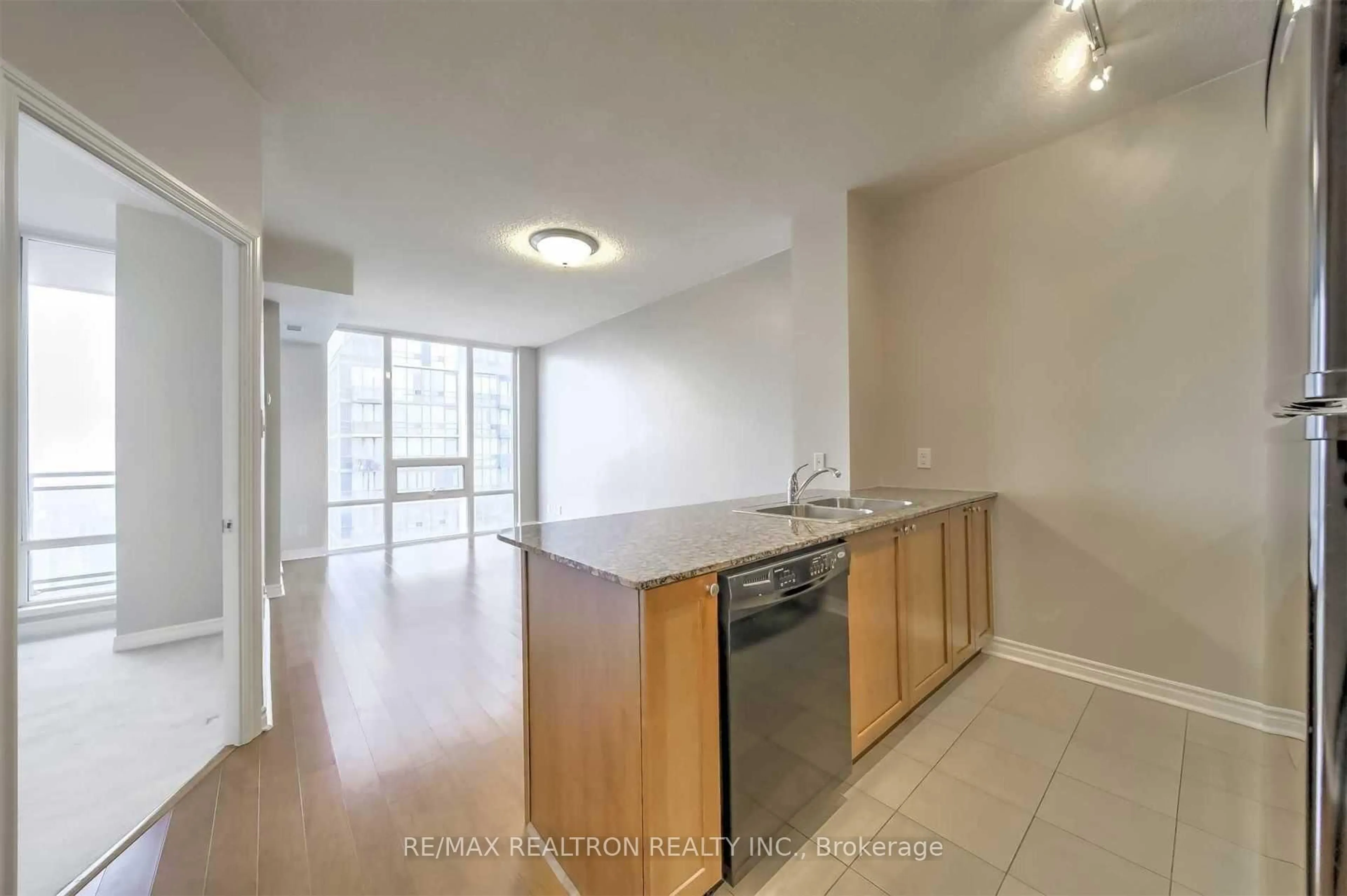 Standard kitchen, unknown for 3525 Kariya Dr #2810, Mississauga Ontario L5B 0C2