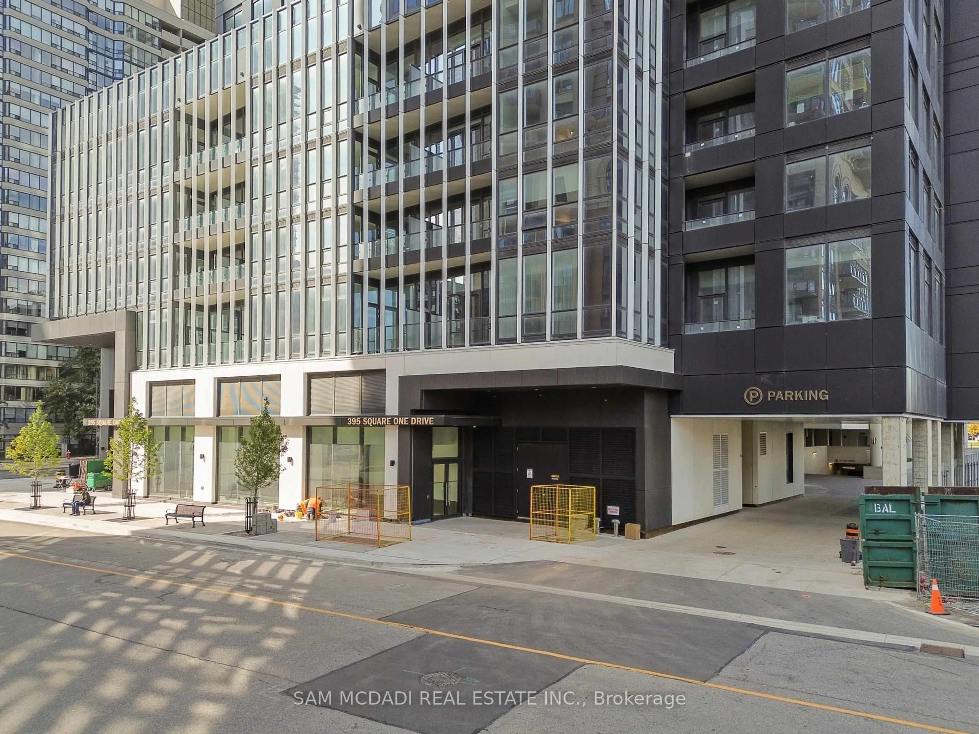 Indoor foyer for 395 Square One Dr #3104, Mississauga Ontario L5B 0P6