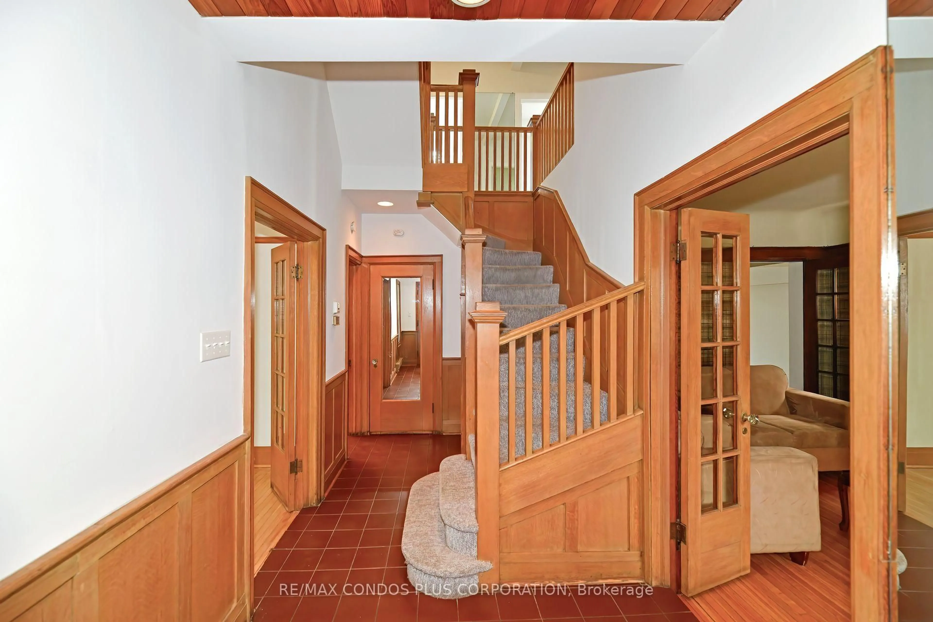Indoor foyer for 47 Regal Rd, Toronto Ontario M6H 2J6
