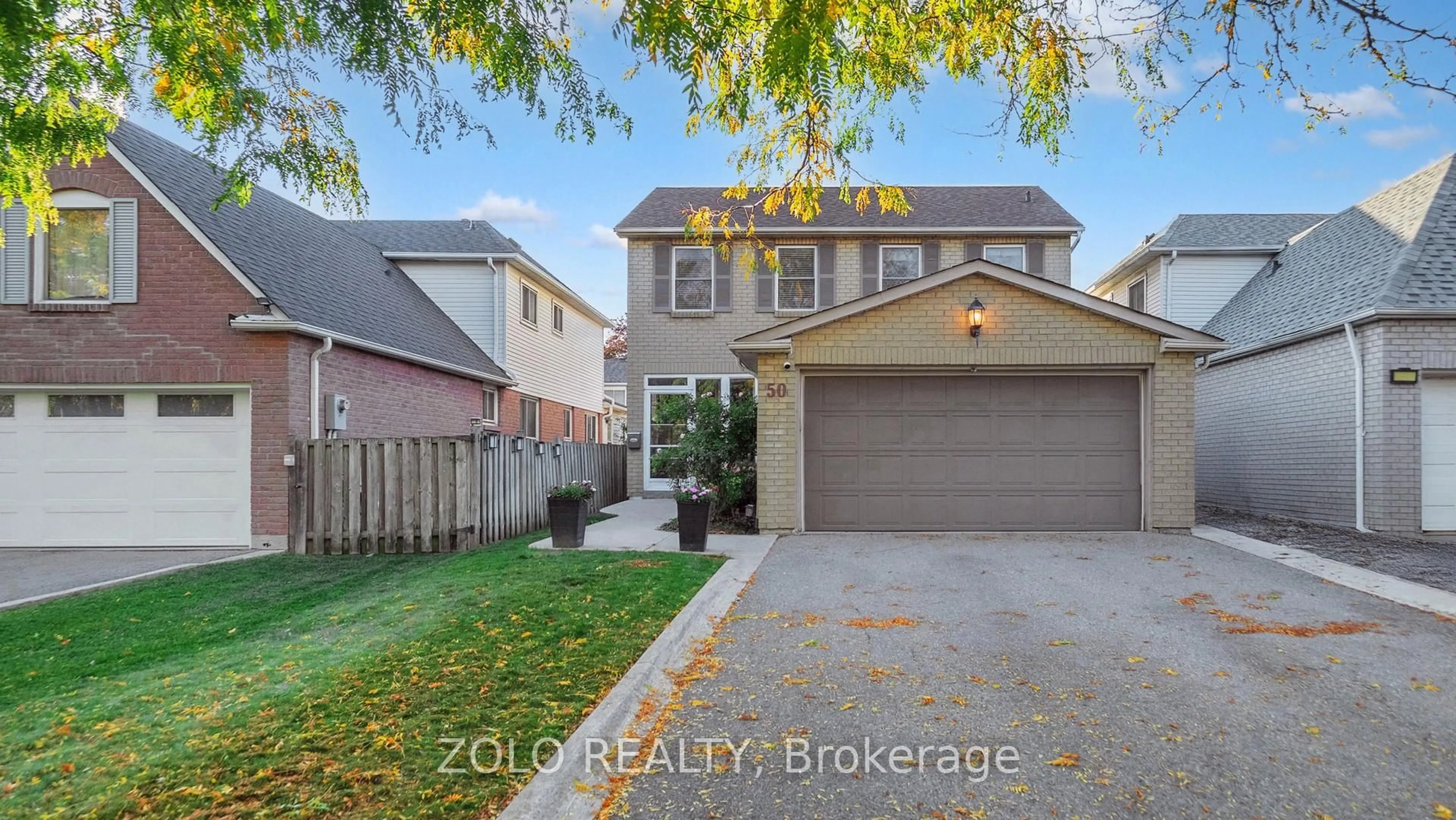 A pic from outside/outdoor area/front of a property/back of a property/a pic from drone, street for 50 Lacewood Cres, Brampton Ontario L6S 3K4