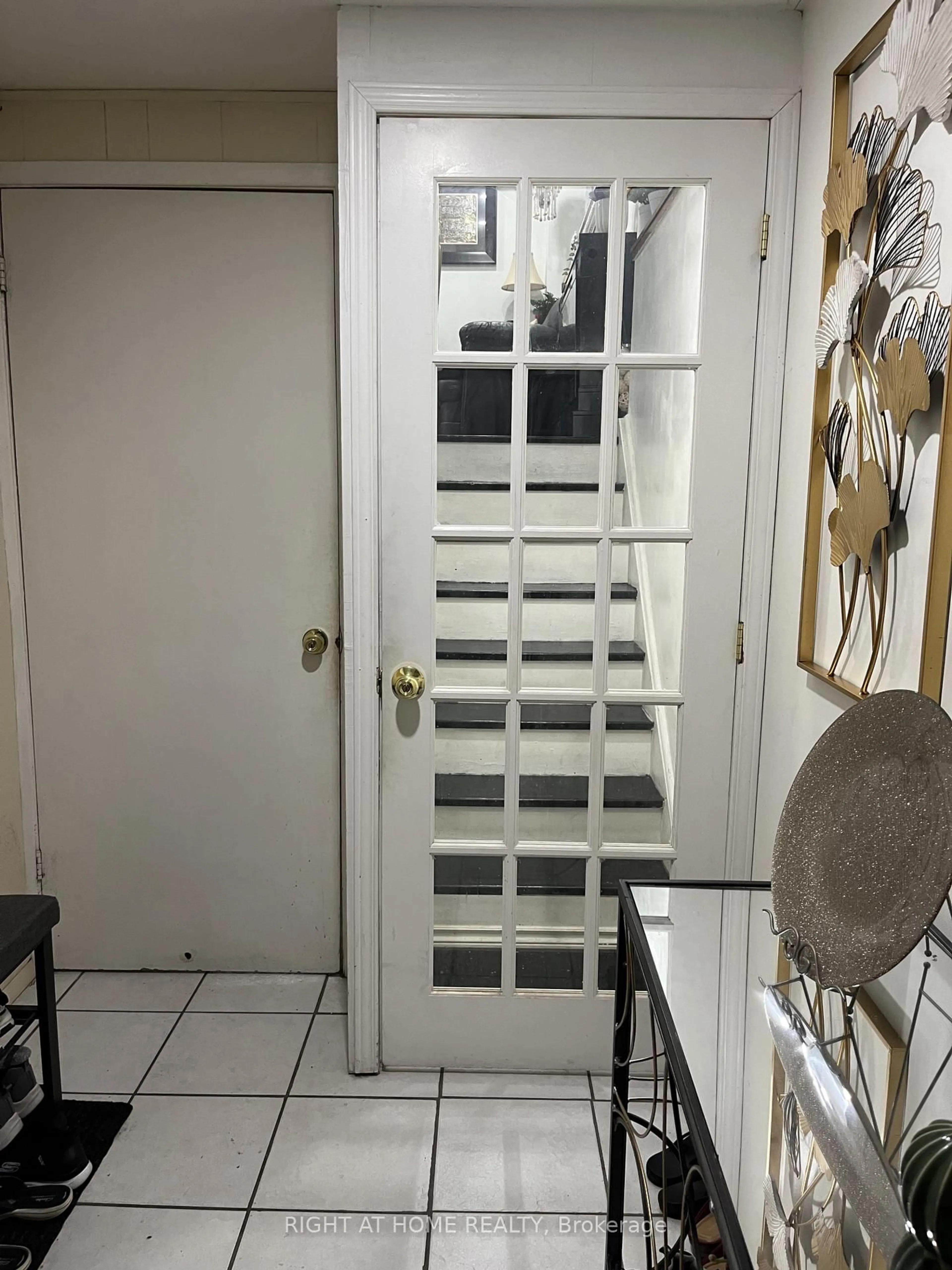 Indoor entryway for 452 Silverstone Dr #46, Toronto Ontario M9V 3K8