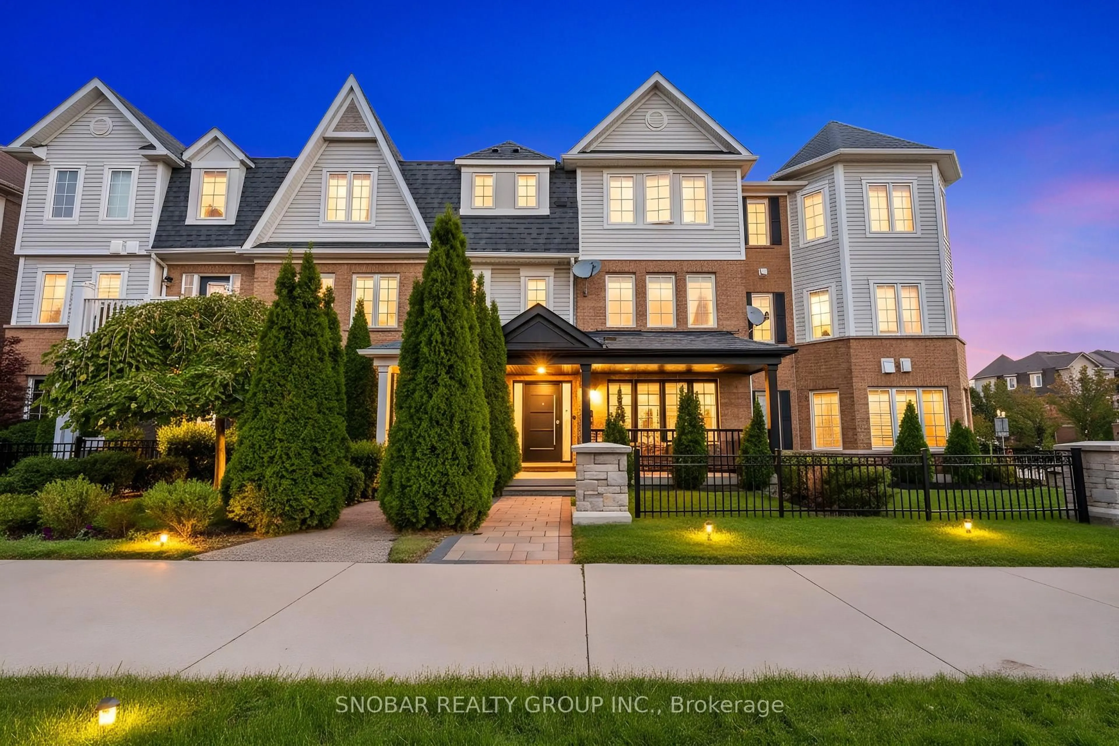 Home with brick exterior material, unknown for 3195 Walker's Line, Burlington Ontario L7M 0B9