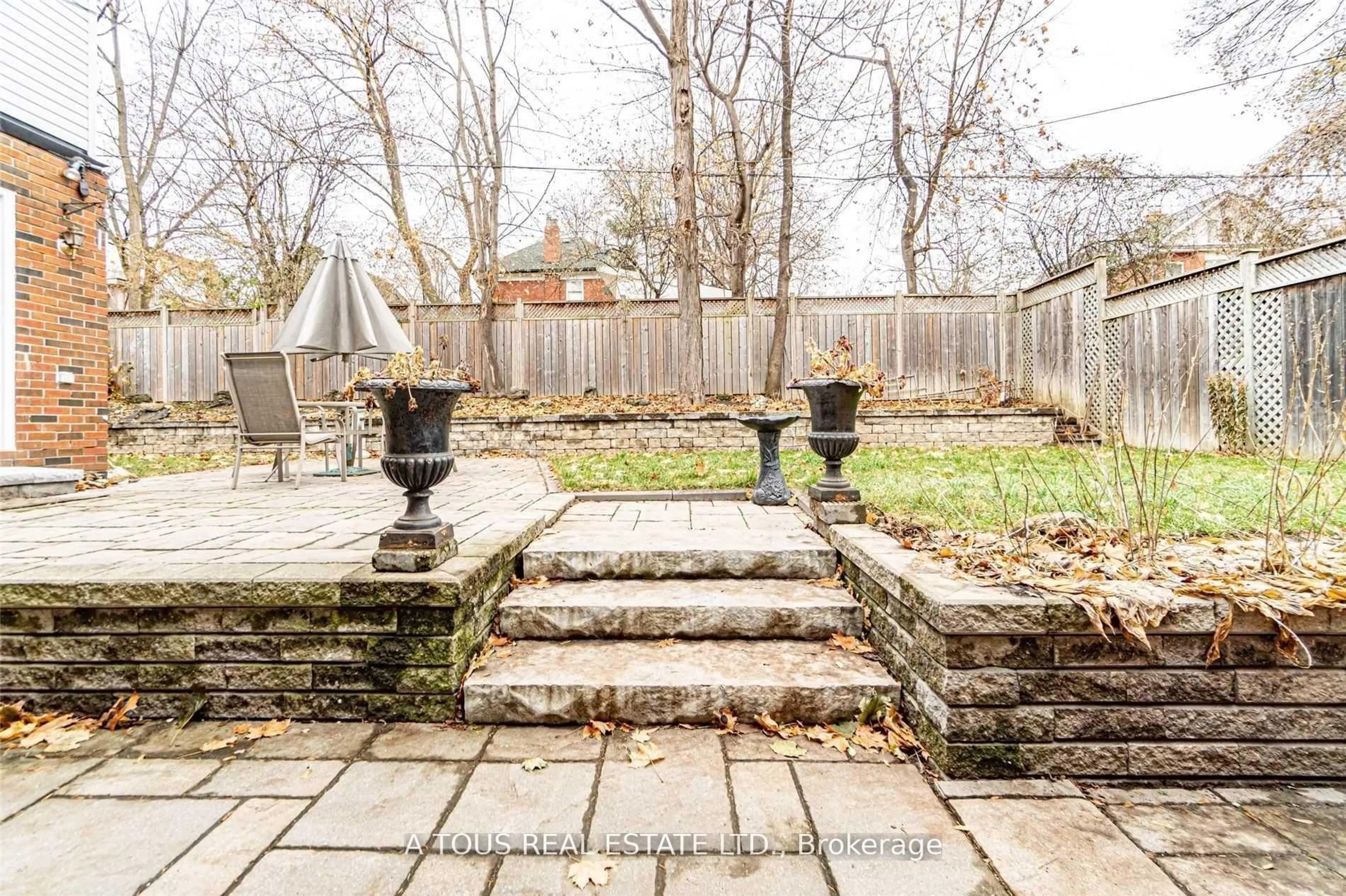 Patio, street for 12 Armstrong St, Brampton Ontario L6W 1W6
