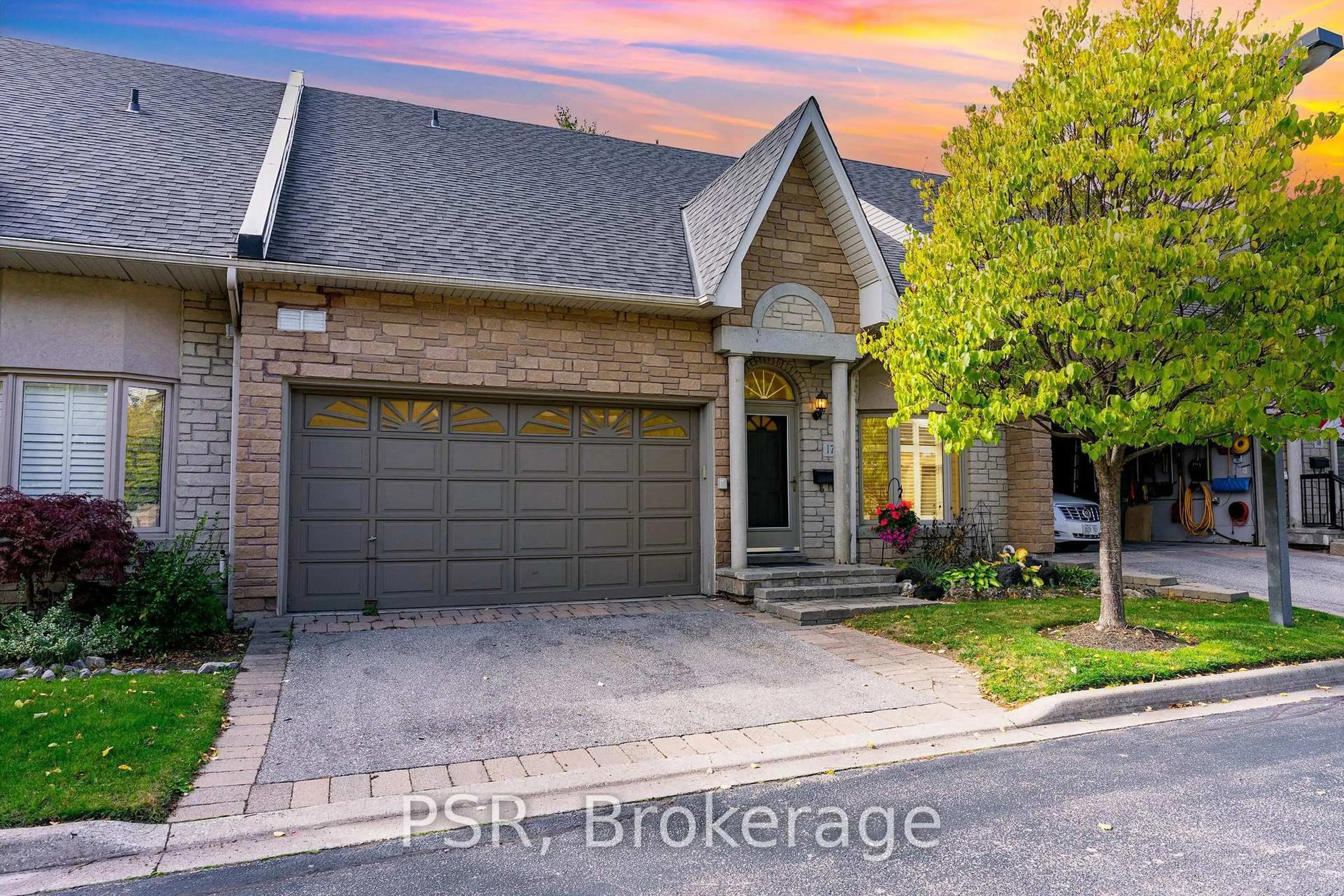 Home with brick exterior material, street for 1010 Cristina Crt #17, Mississauga Ontario L5J 4T7