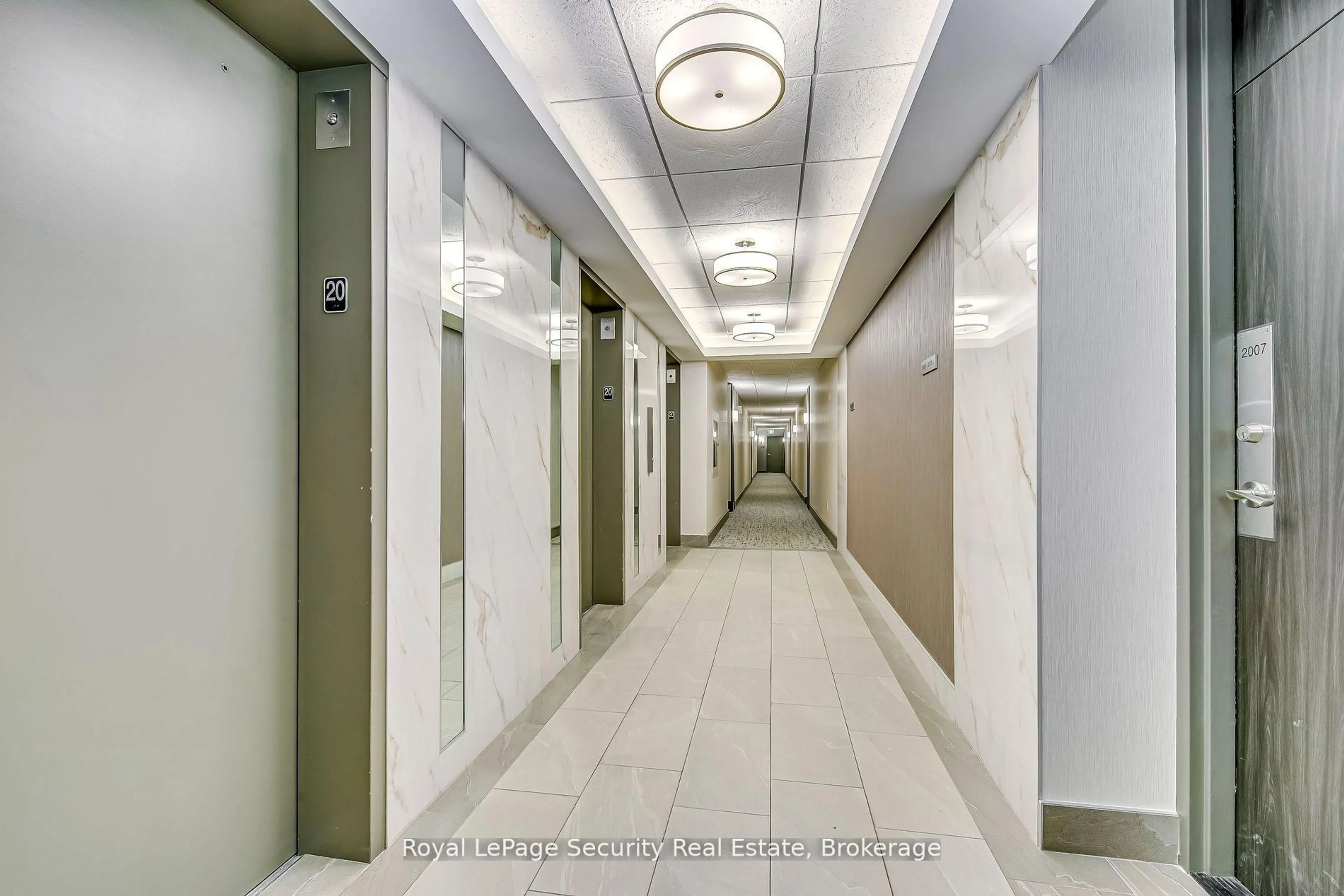 Indoor foyer for 260 Scarlett Rd #2005, Toronto Ontario M6N 4X6