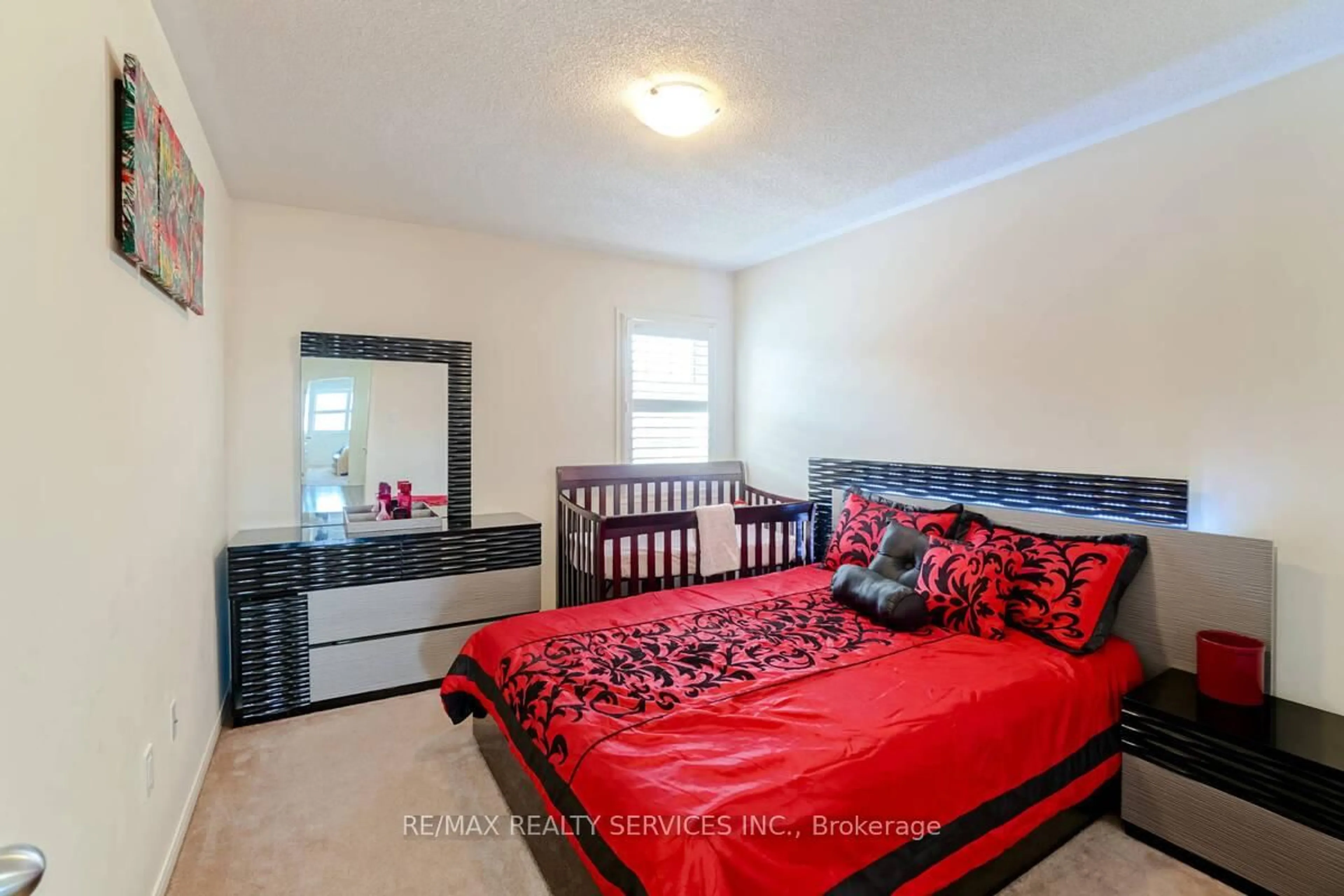 Bedroom with bed, unknown for 27 Sussexvale Dr, Brampton Ontario L6R 3S1
