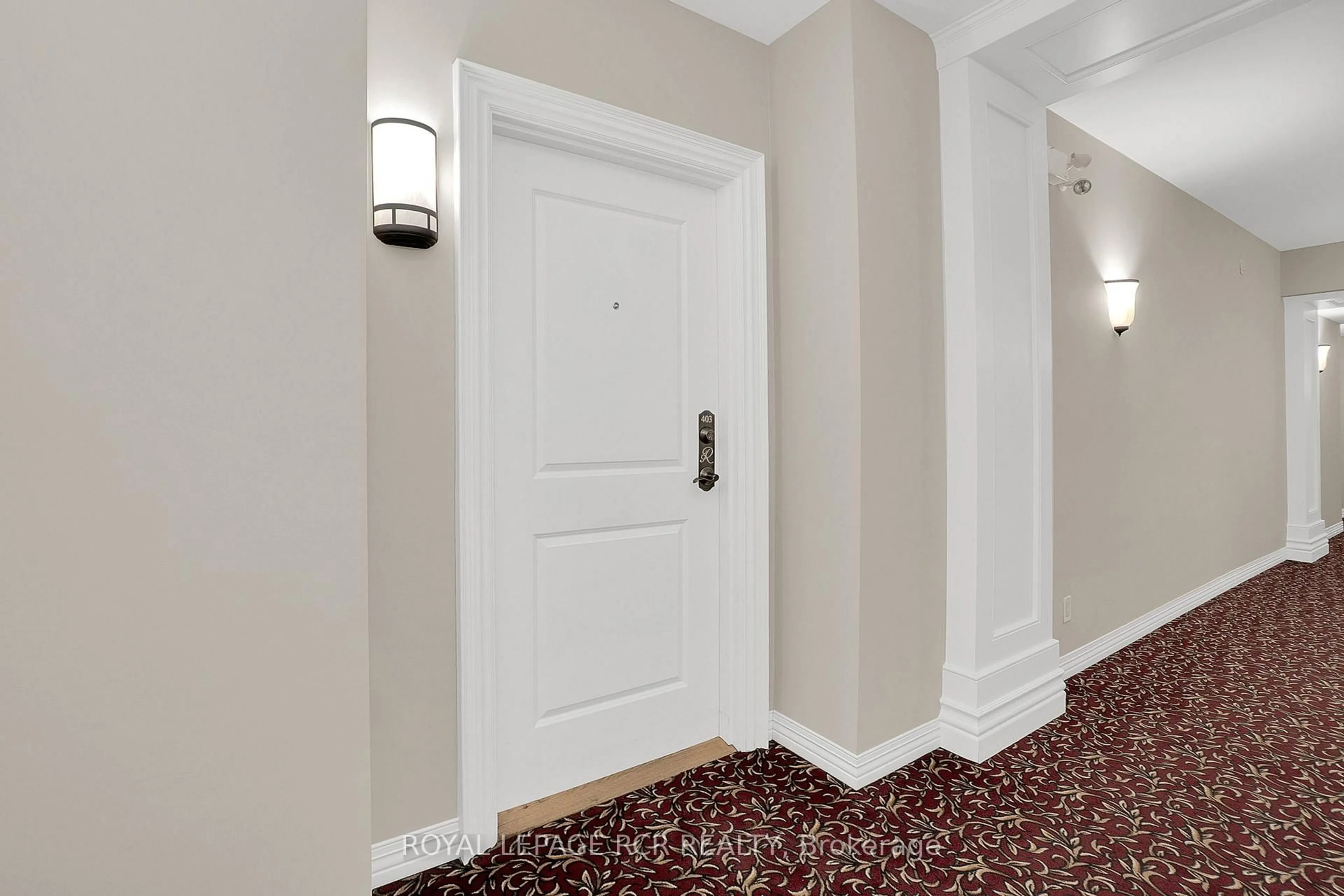 Indoor foyer for 60 Ann St #403, Caledon Ontario L7E 4G5