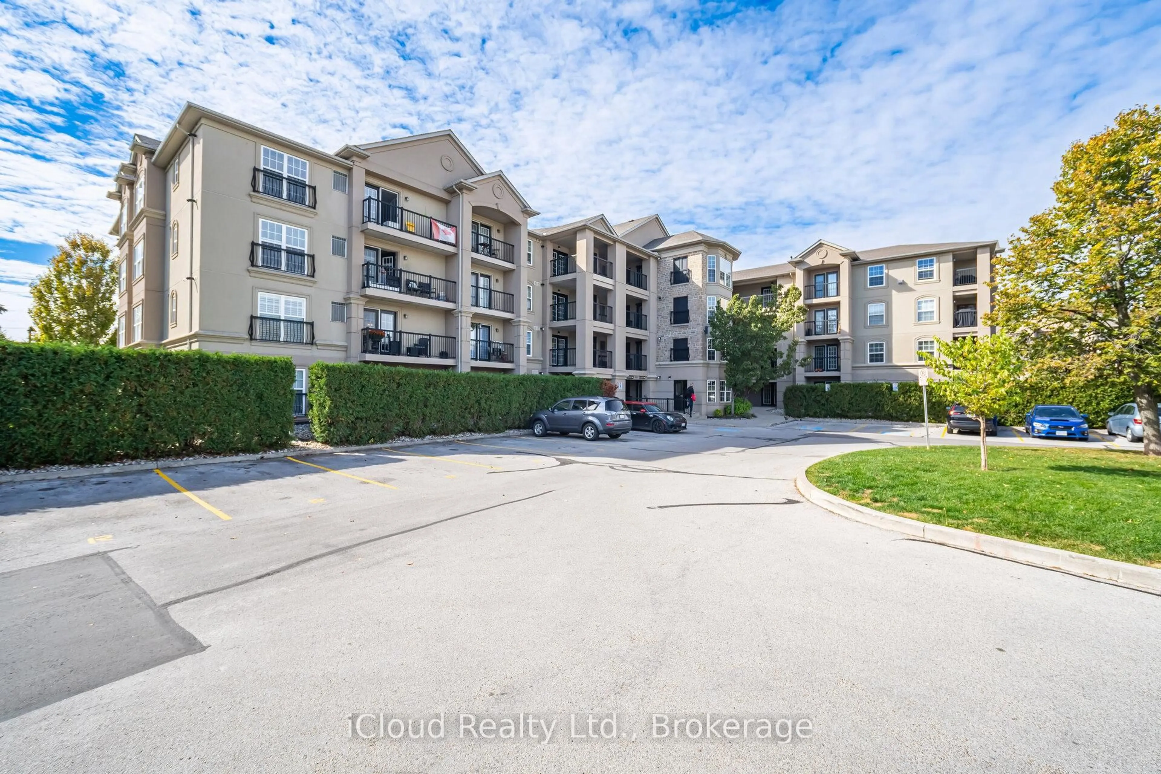A pic from outside/outdoor area/front of a property/back of a property/a pic from drone, water/lake/river/ocean view for 2035 Appleby Line #111, Burlington Ontario L7L 7G8