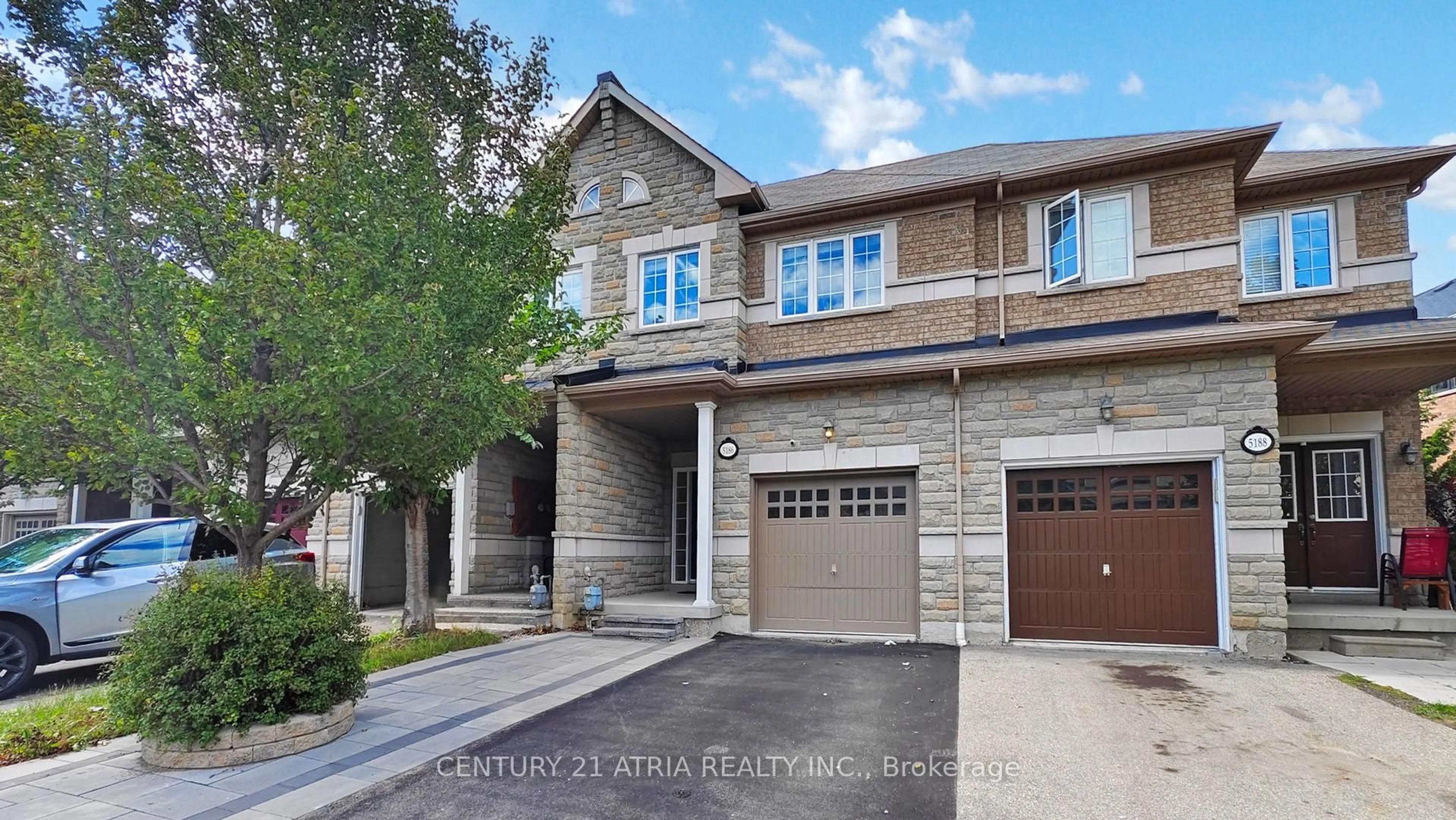 Home with brick exterior material, street for 5186 Angel Stone Dr, Mississauga Ontario L5M 0L4