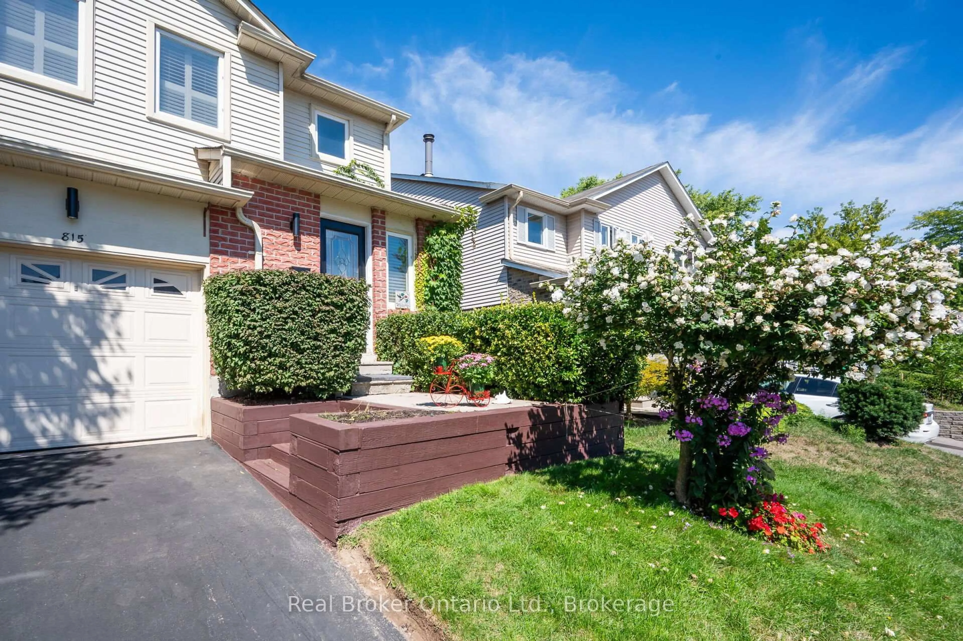 Unknown for 815 Sweetwater Cres, Mississauga Ontario L5H 4A7