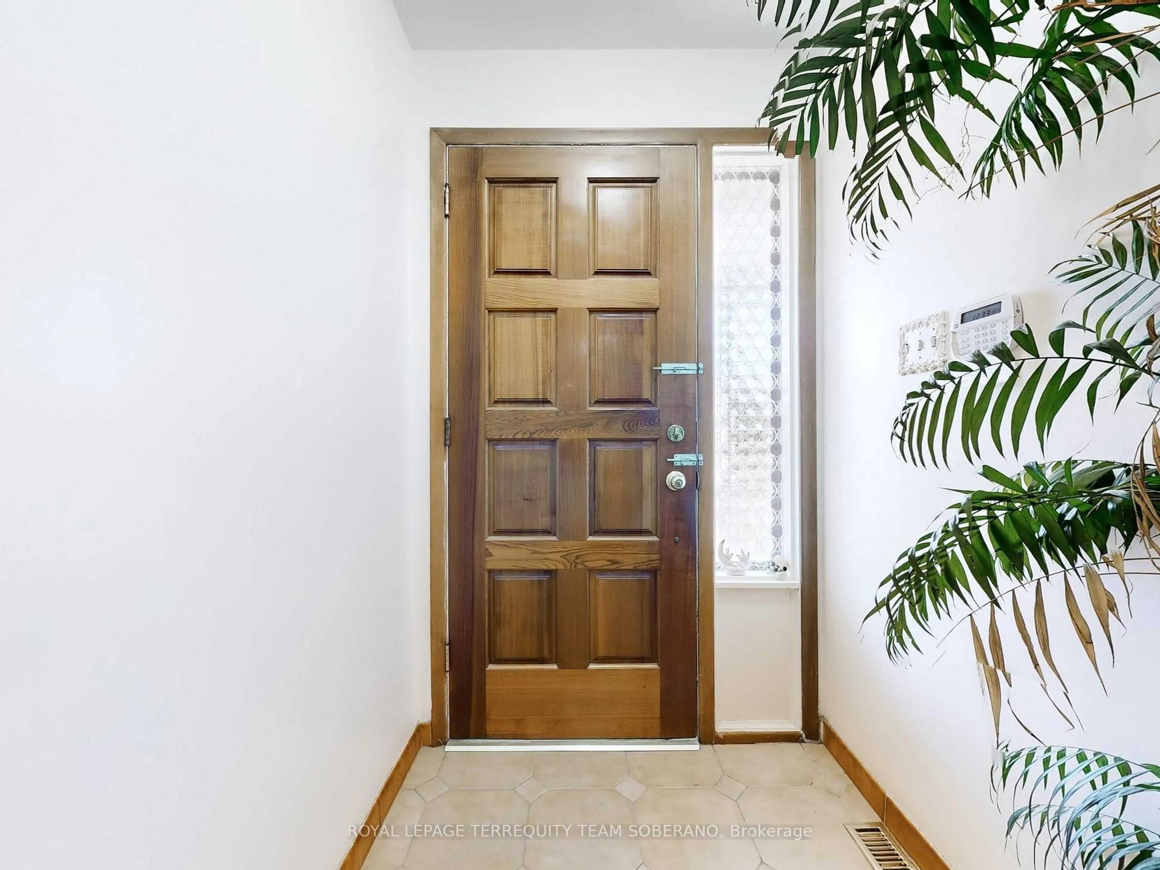 Indoor foyer for 63 Melbert Rd, Toronto Ontario M9C 3P8