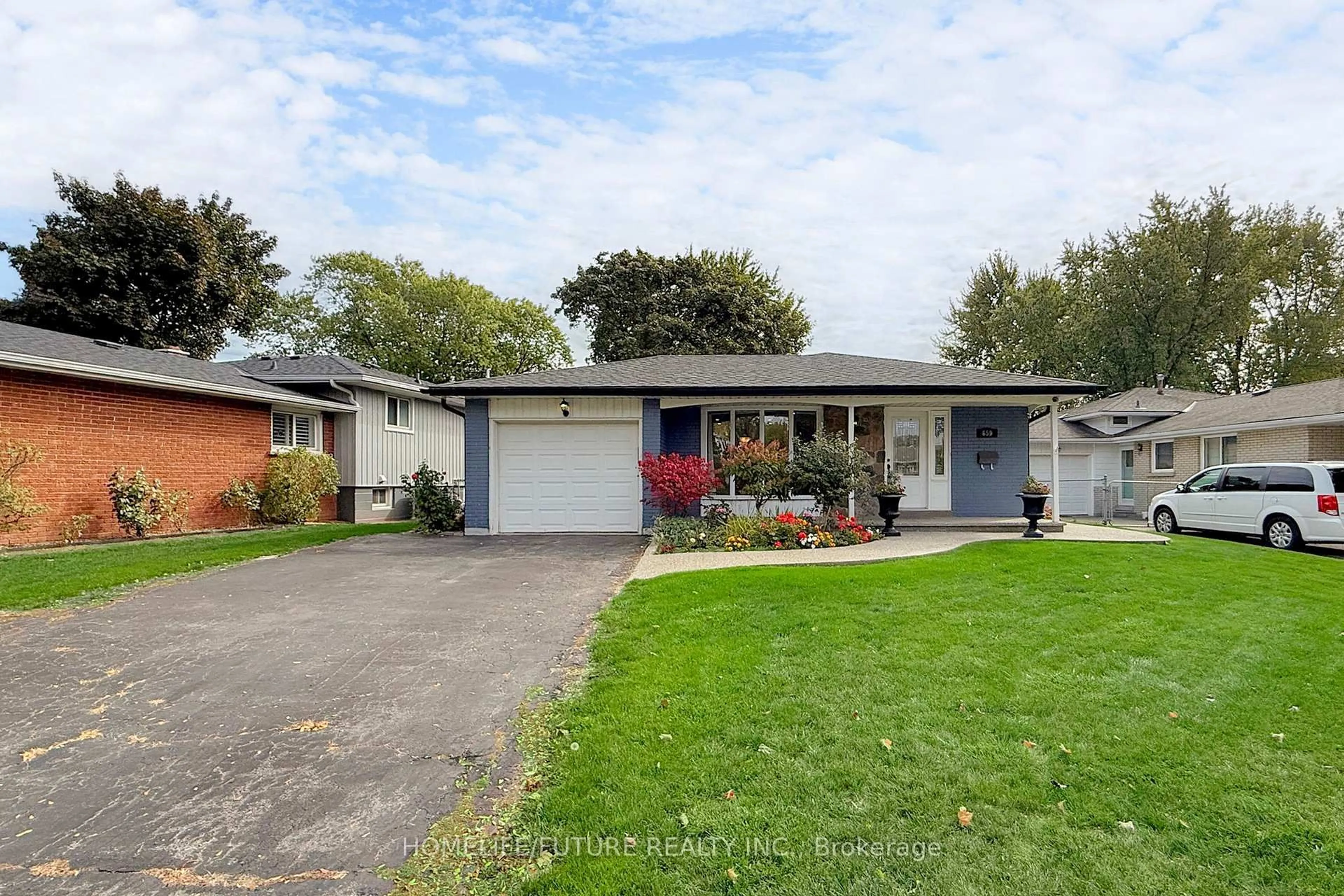 Unknown for 659 Bridle Wood, Burlington Ontario L7L 4E2