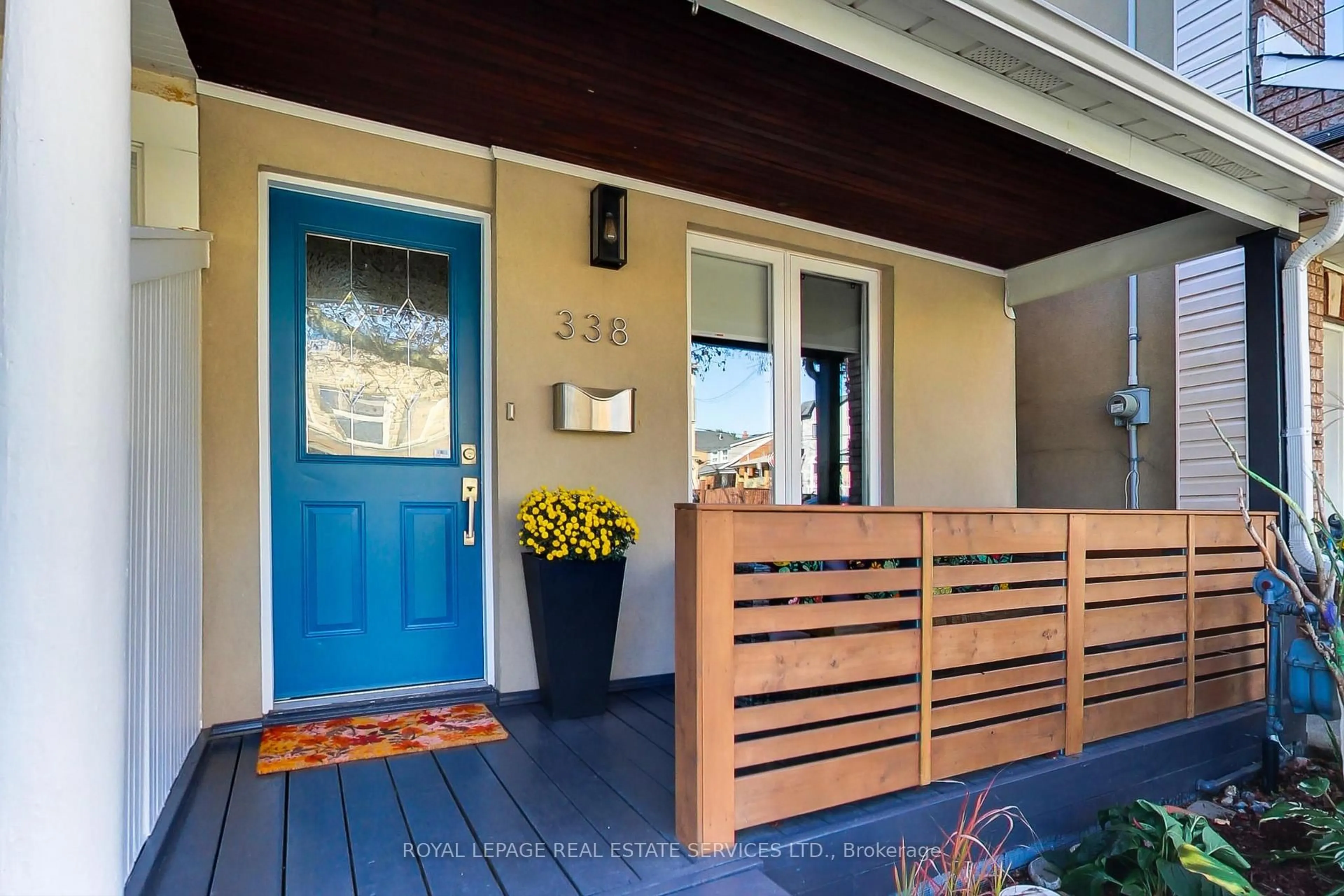 Indoor entryway for 338 Boon Ave, Toronto Ontario M6E 4A5