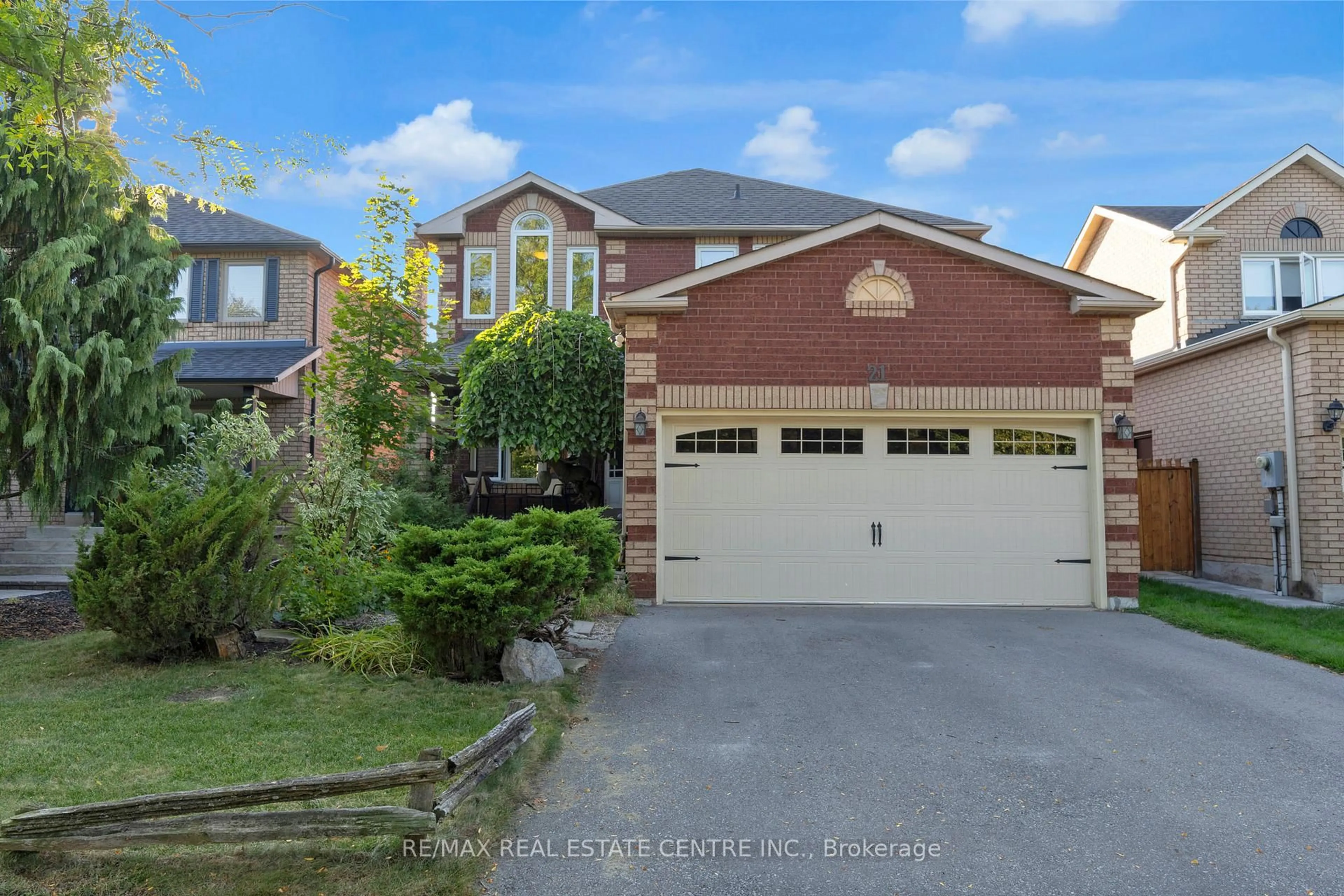 Home with brick exterior material, street for 21 Watson Rd, Halton Hills Ontario L7G 5P4
