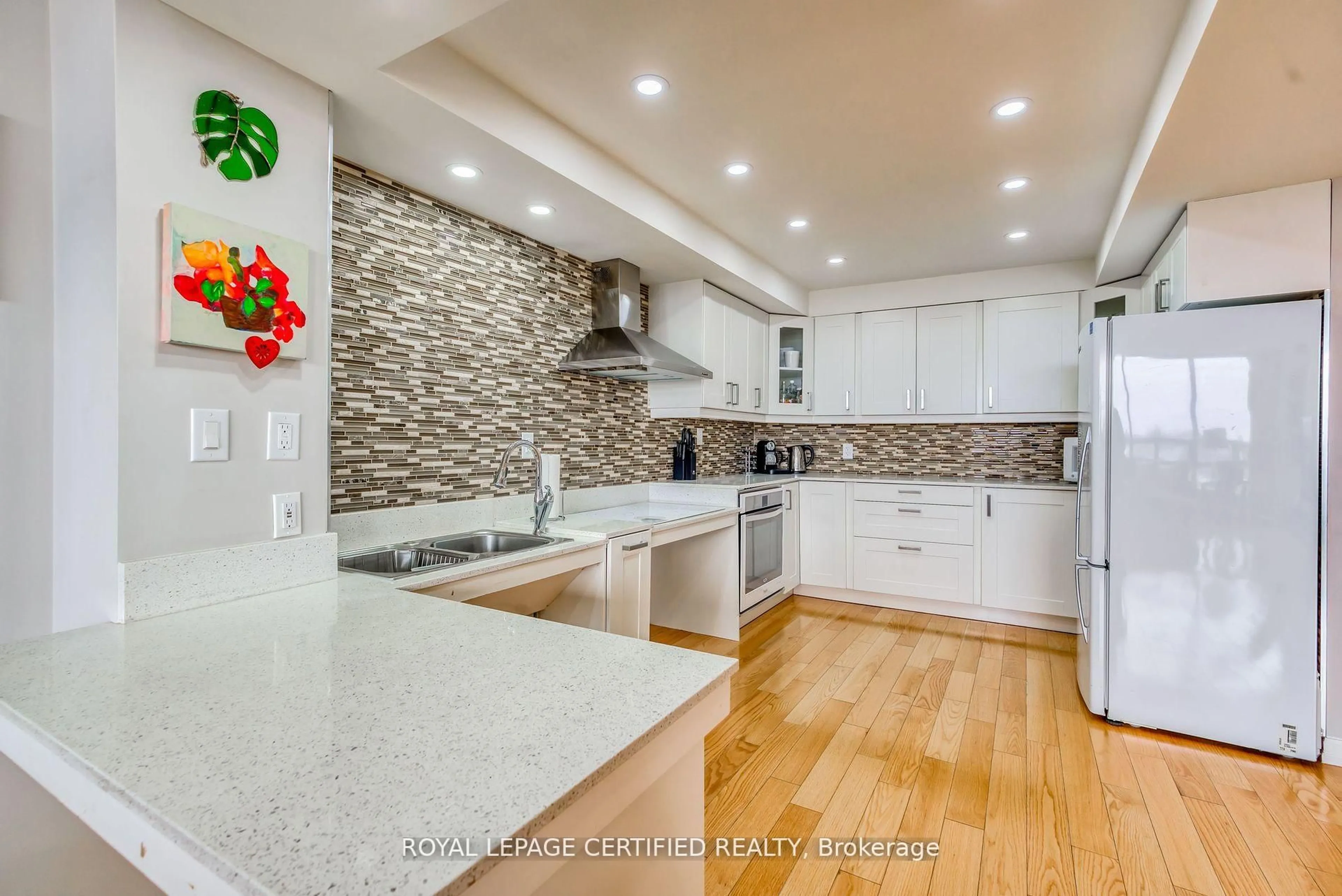 Contemporary kitchen, ceramic/tile floor for 320 Mill St #505, Brampton Ontario L6P 1A6
