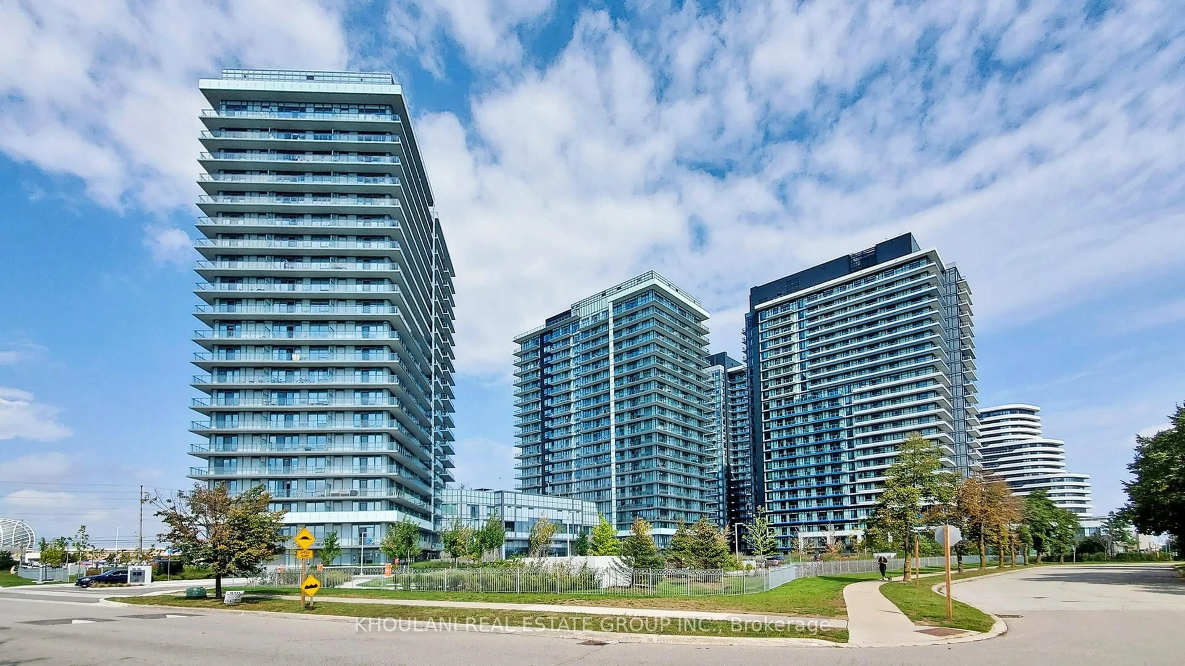 Blurry image for 4655 Metcalfe Ave #2001, Mississauga Ontario L5M 0Z7