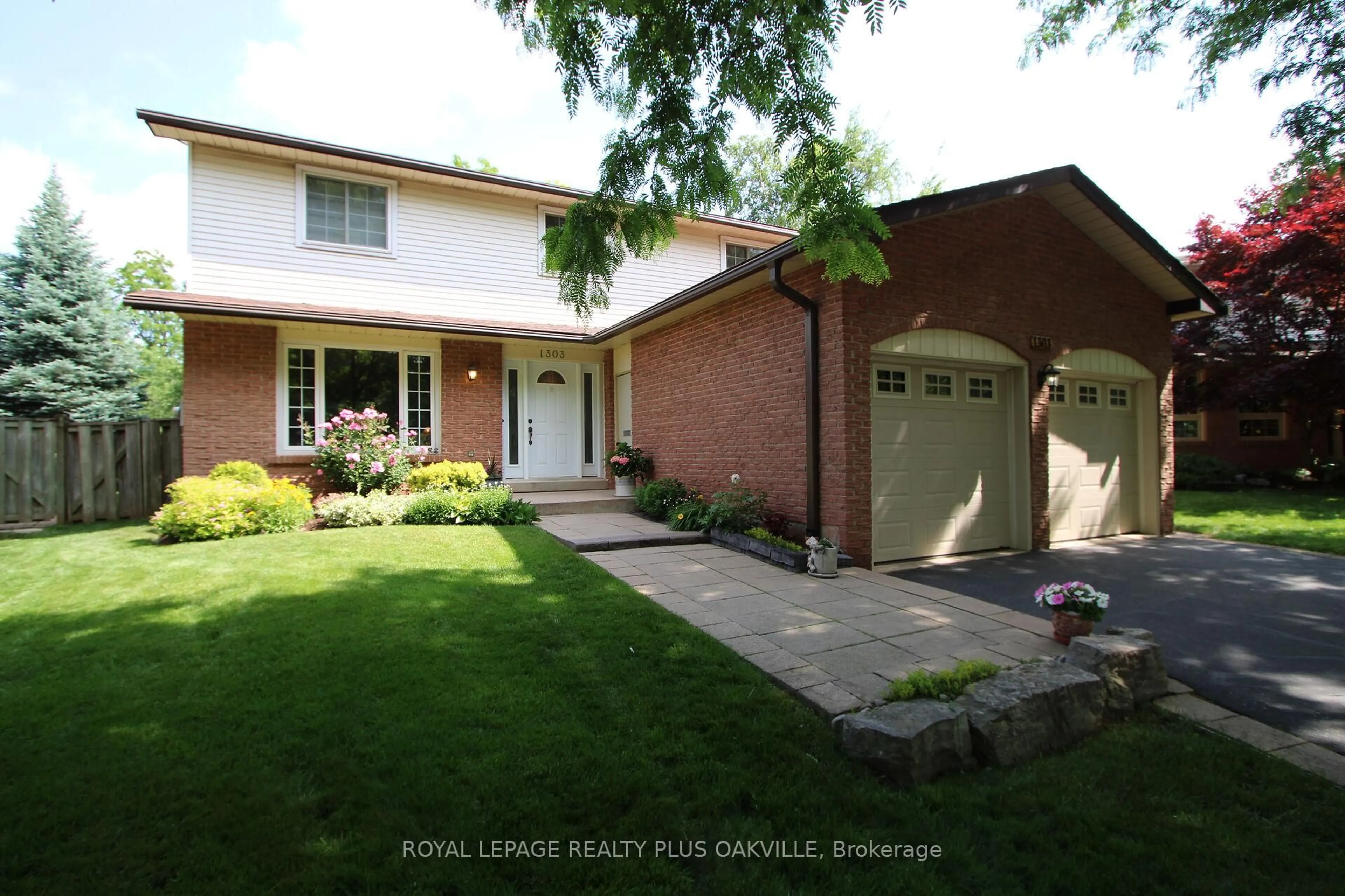 Home with brick exterior material, street for 1303 Henley Pl, Oakville Ontario L6H 2W1