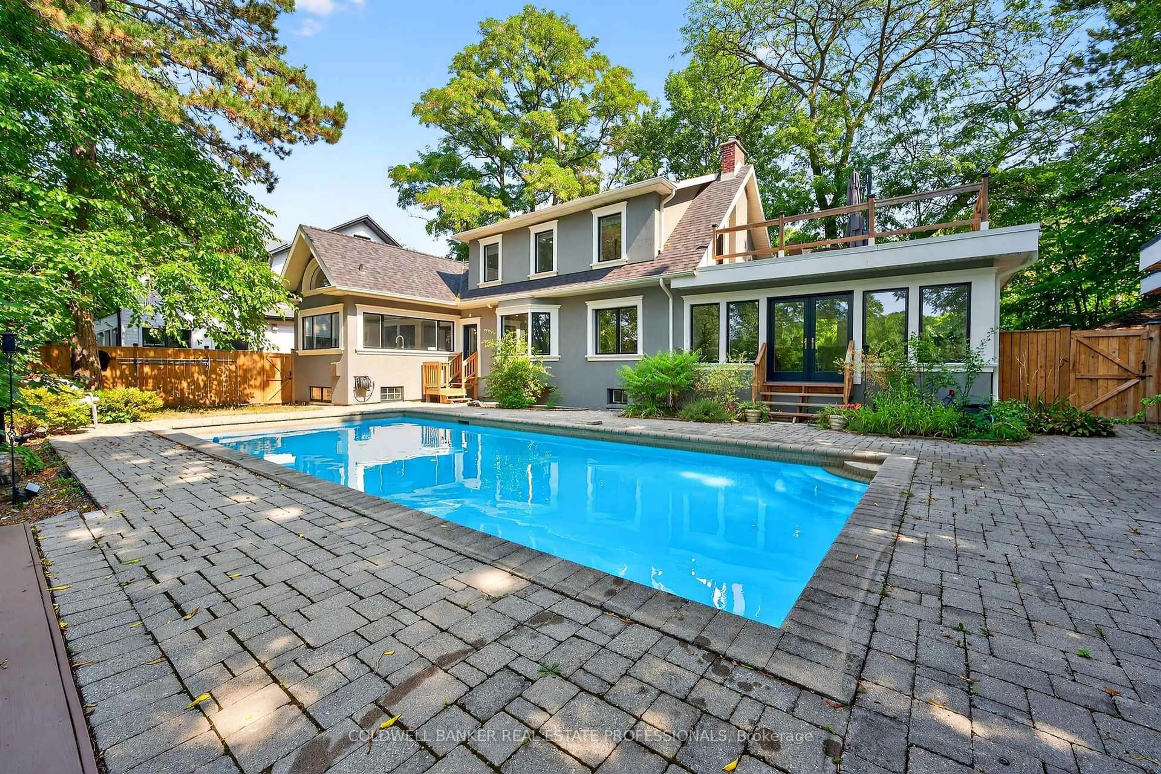 Unknown for 416 Trafalgar Rd, Oakville Ontario L6J 3H7