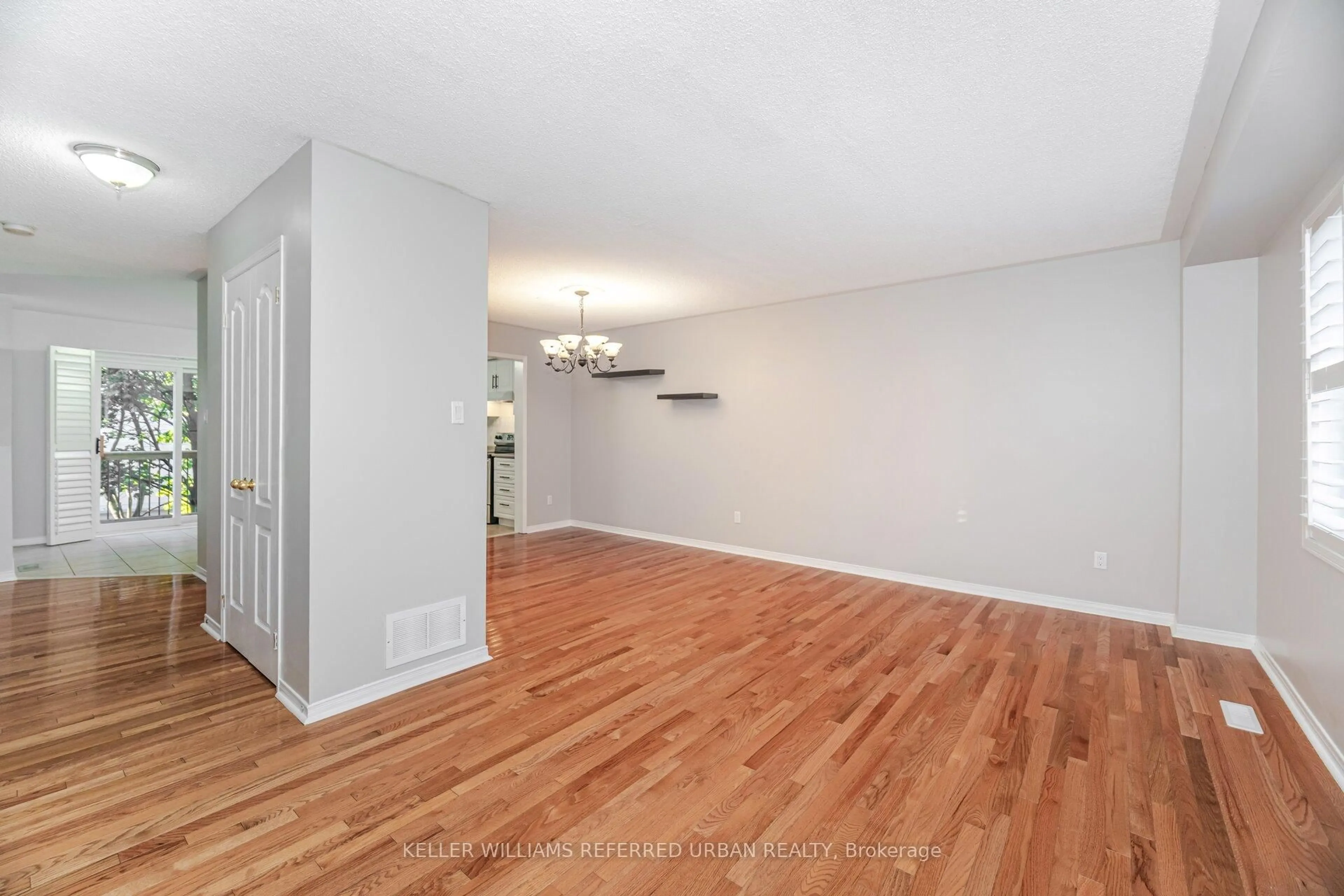 A pic of a room for 8305 Mclaughlin Rd #10, Brampton Ontario L6Y 5G3