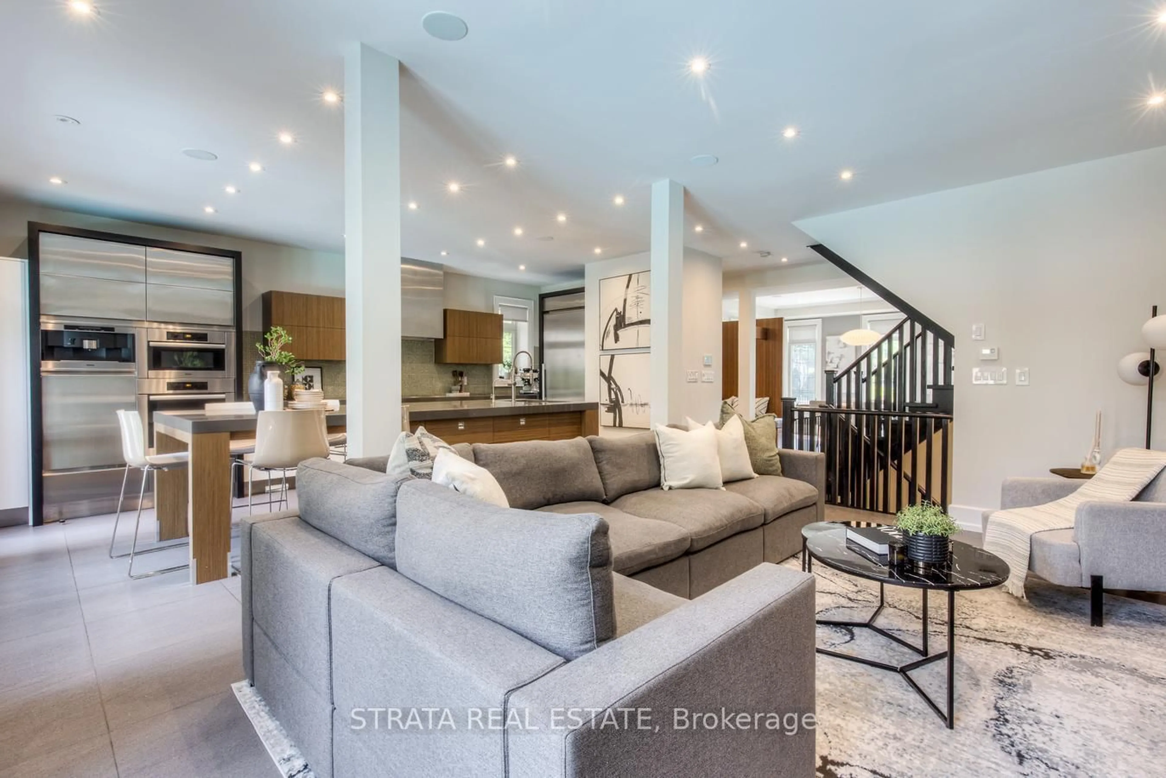 Unknown for 33 Shadwick Dr, Toronto Ontario M9R 2V6
