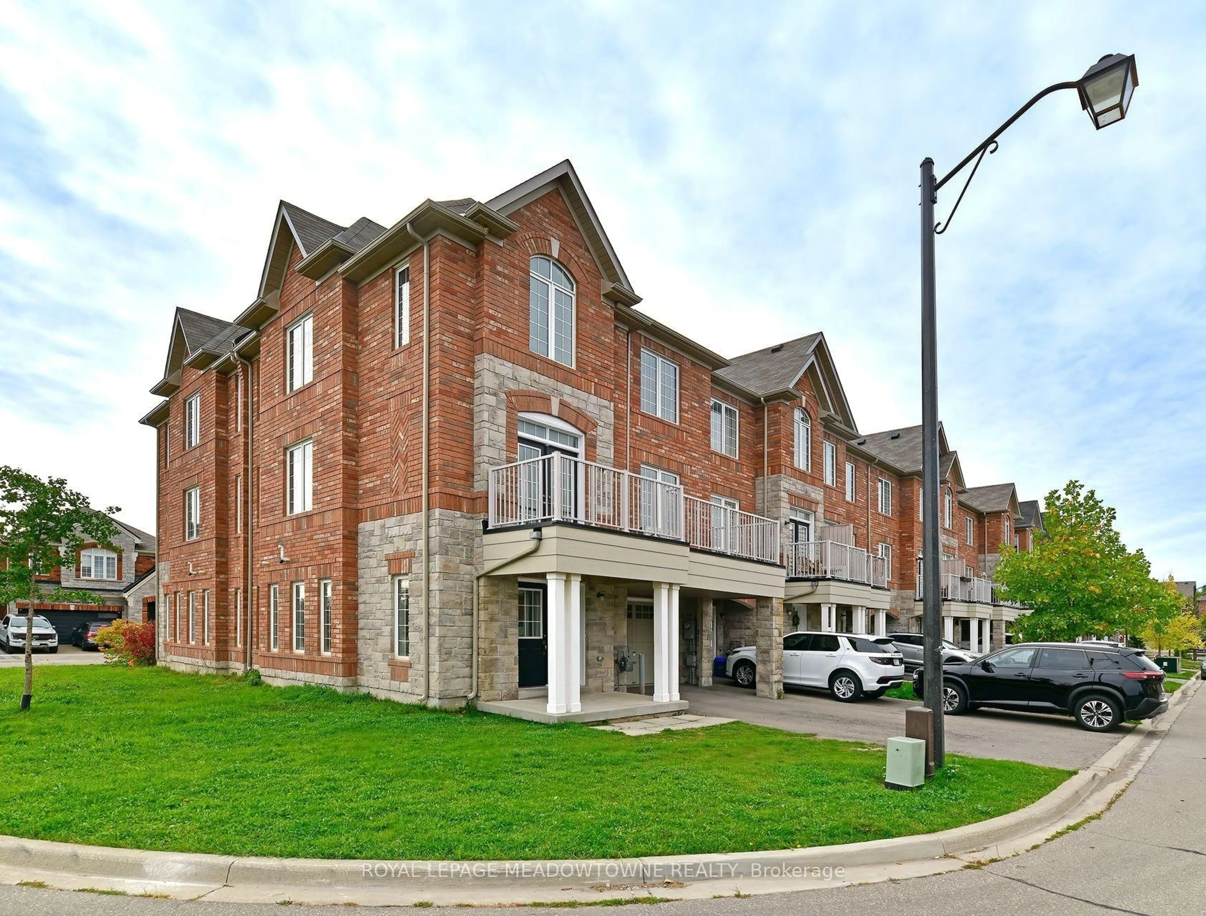 Home with brick exterior material, street for 1124 Durno Crt, Milton Ontario L9T 8P6