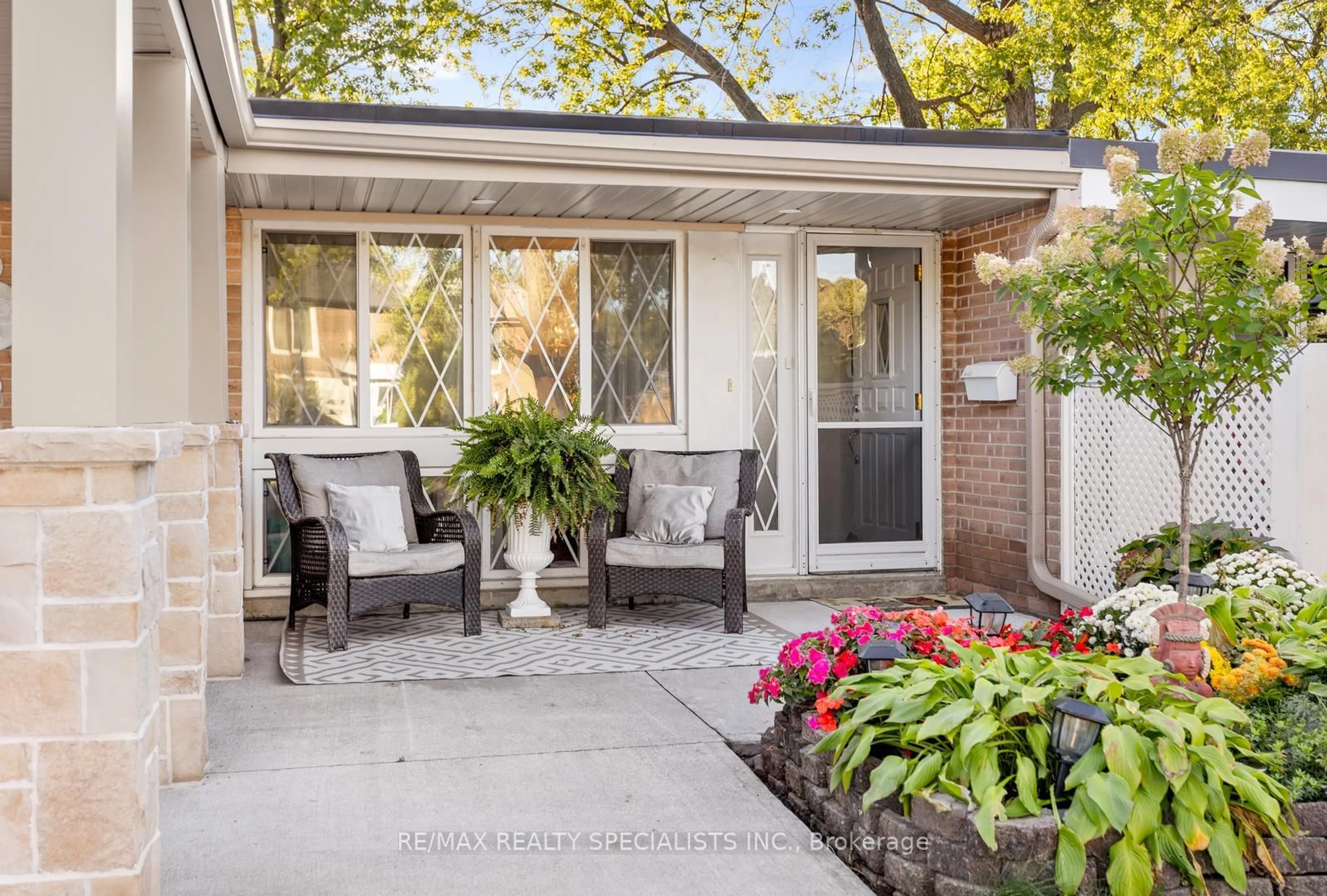 Unknown for 2610 Constable Rd, Mississauga Ontario L5J 1W2
