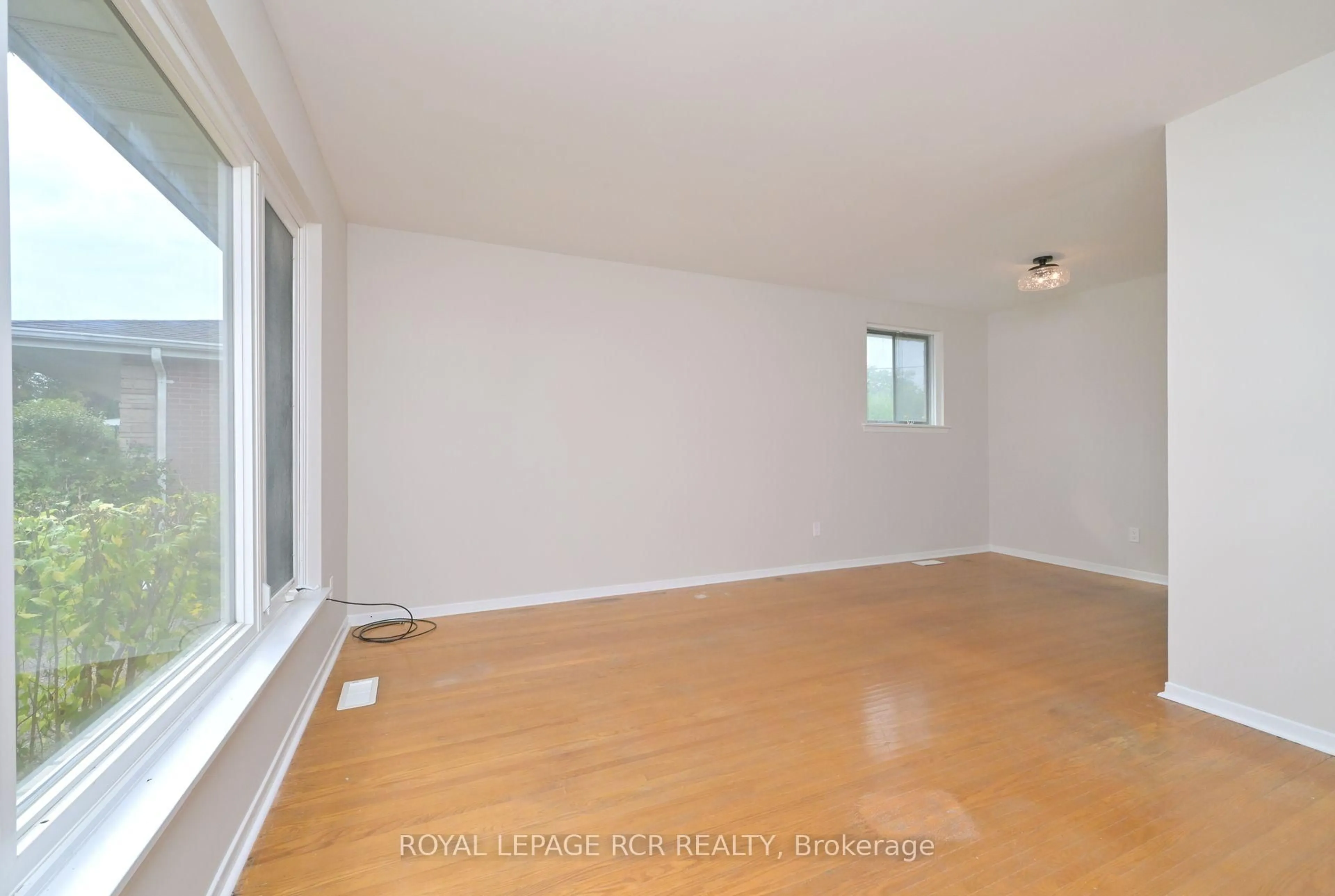 A pic of a room for 61 Belmont Dr, Brampton Ontario L6T 2K5
