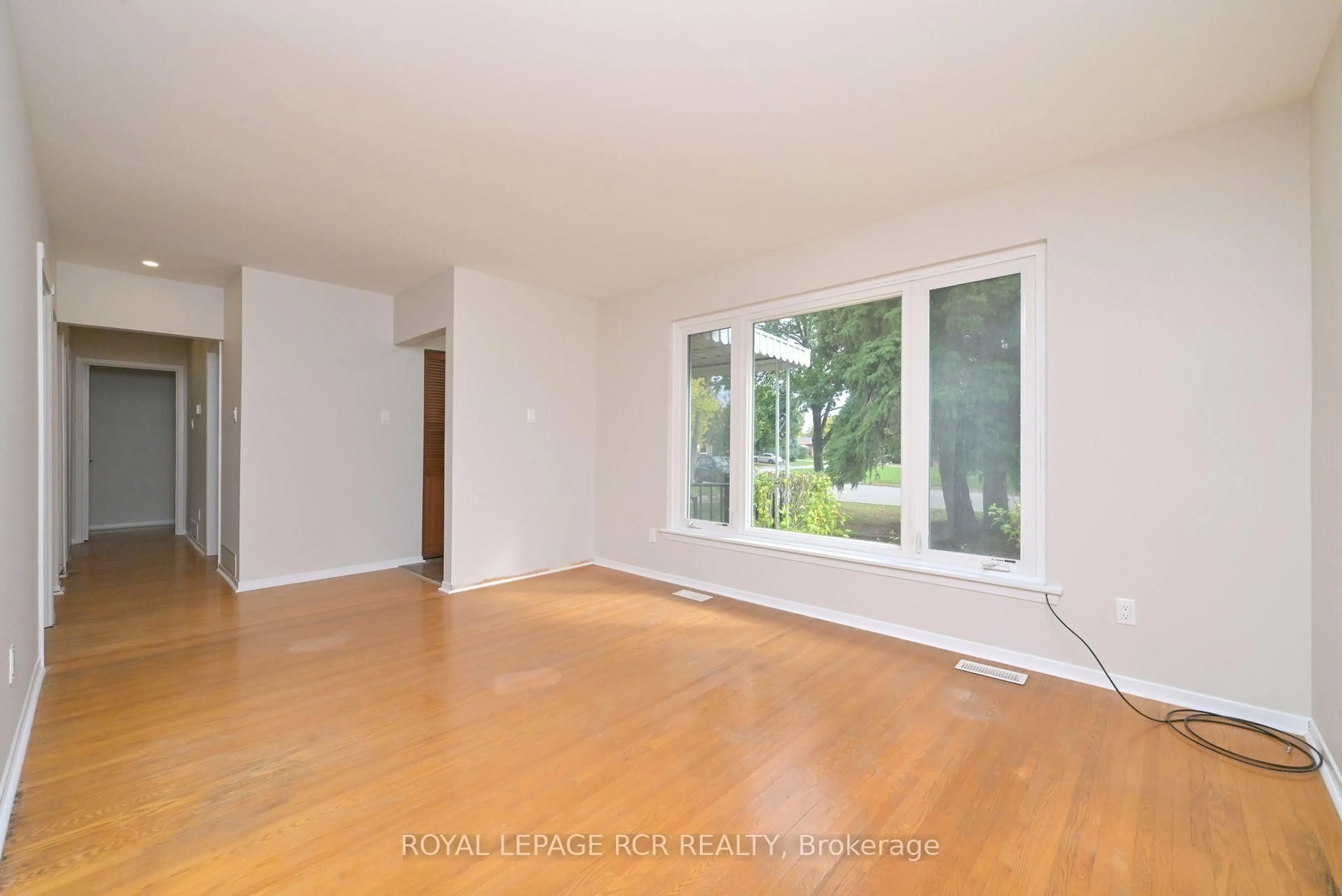 A pic of a room for 61 Belmont Dr, Brampton Ontario L6T 2K5