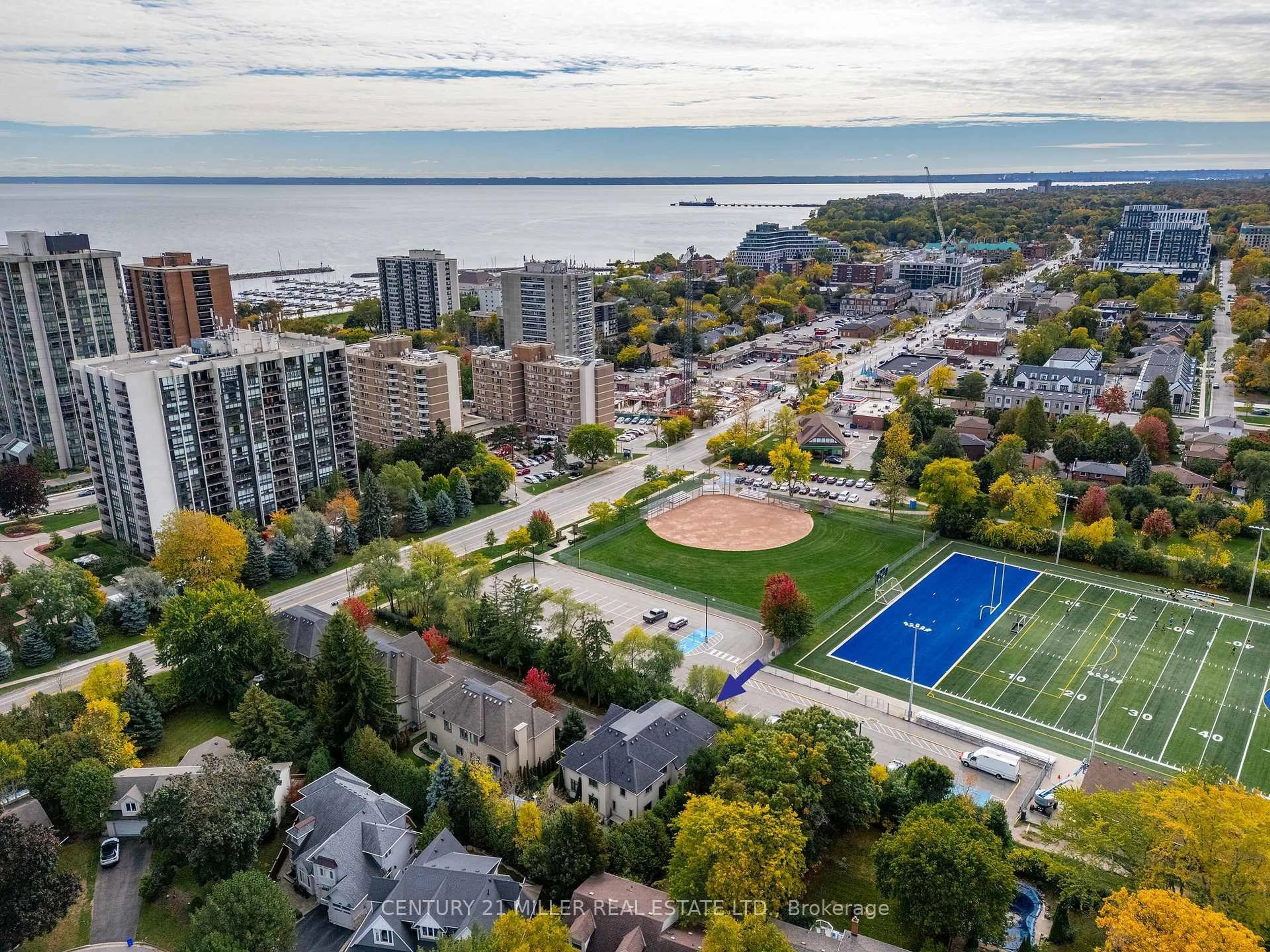 A pic from outside/outdoor area/front of a property/back of a property/a pic from drone, city buildings view from balcony for 108 Livno Common, Oakville Ontario L6L 3P2