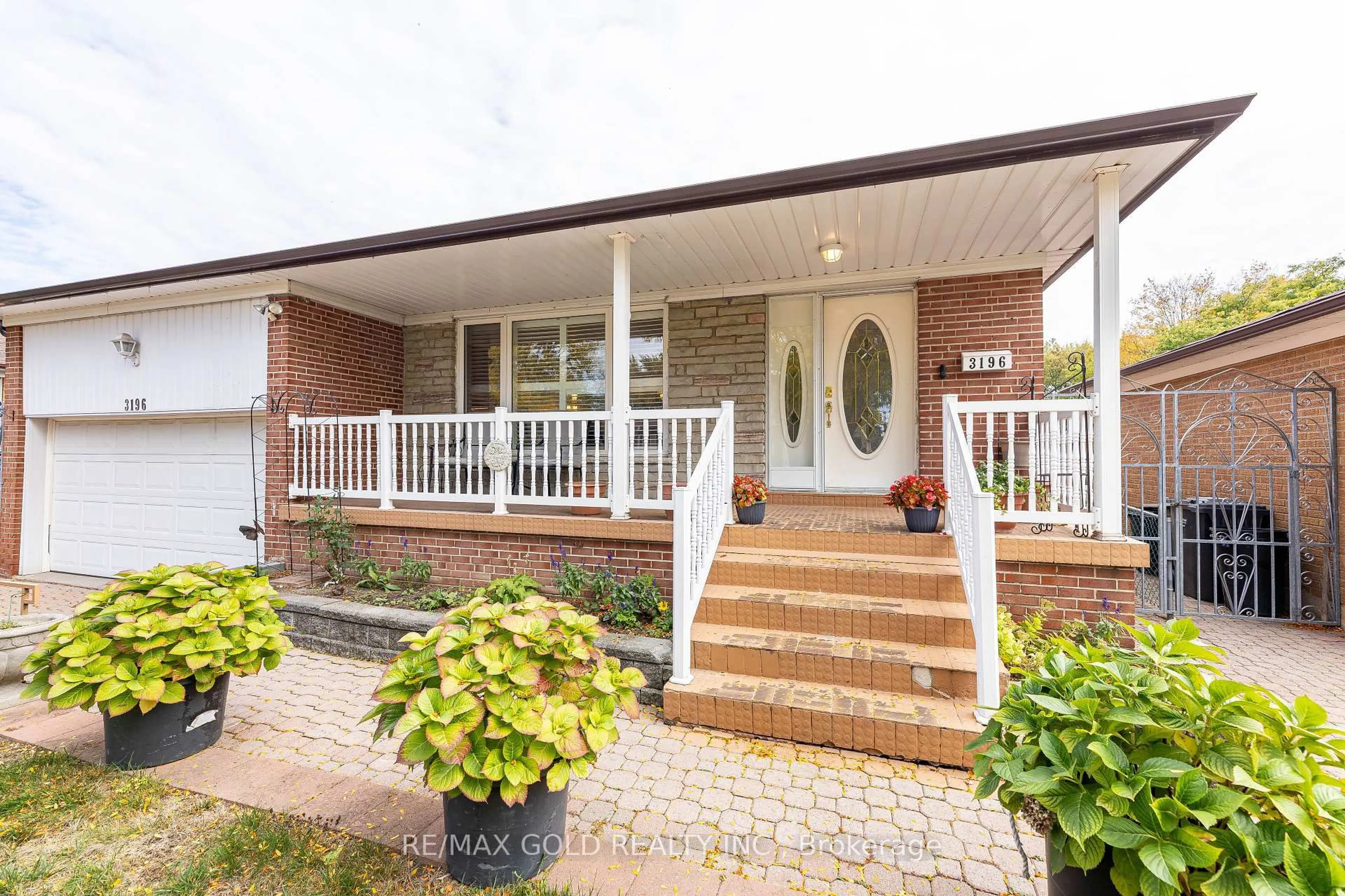 Home with brick exterior material, street for 3196 Newbound Crt, Mississauga Ontario L4T 1R9
