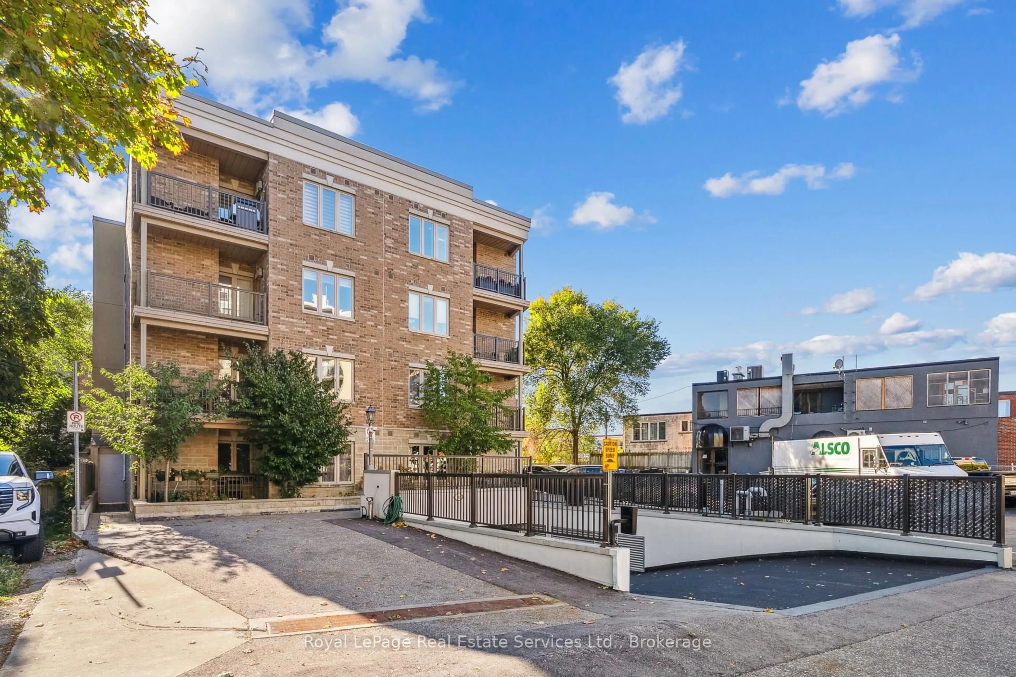 Unknown for 70 Stewart St #202, Oakville Ontario L6K 1W5