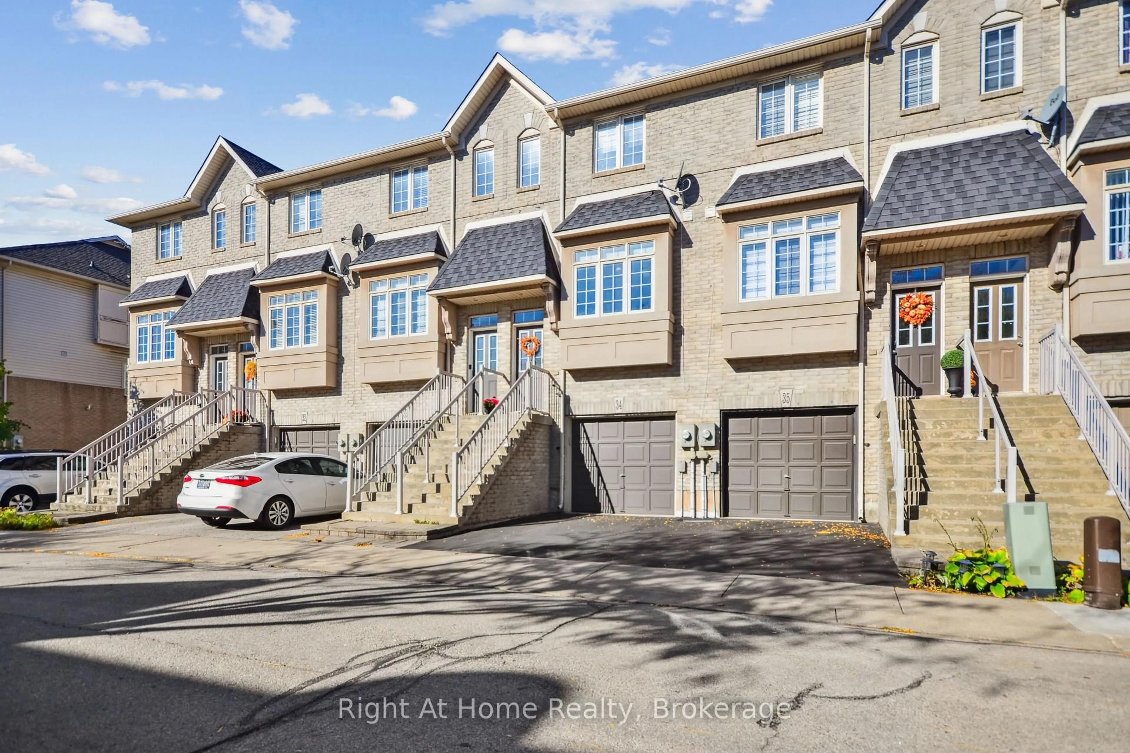 Unknown for 5080 FAIRVIEW St #34, Burlington Ontario L7L 7E9
