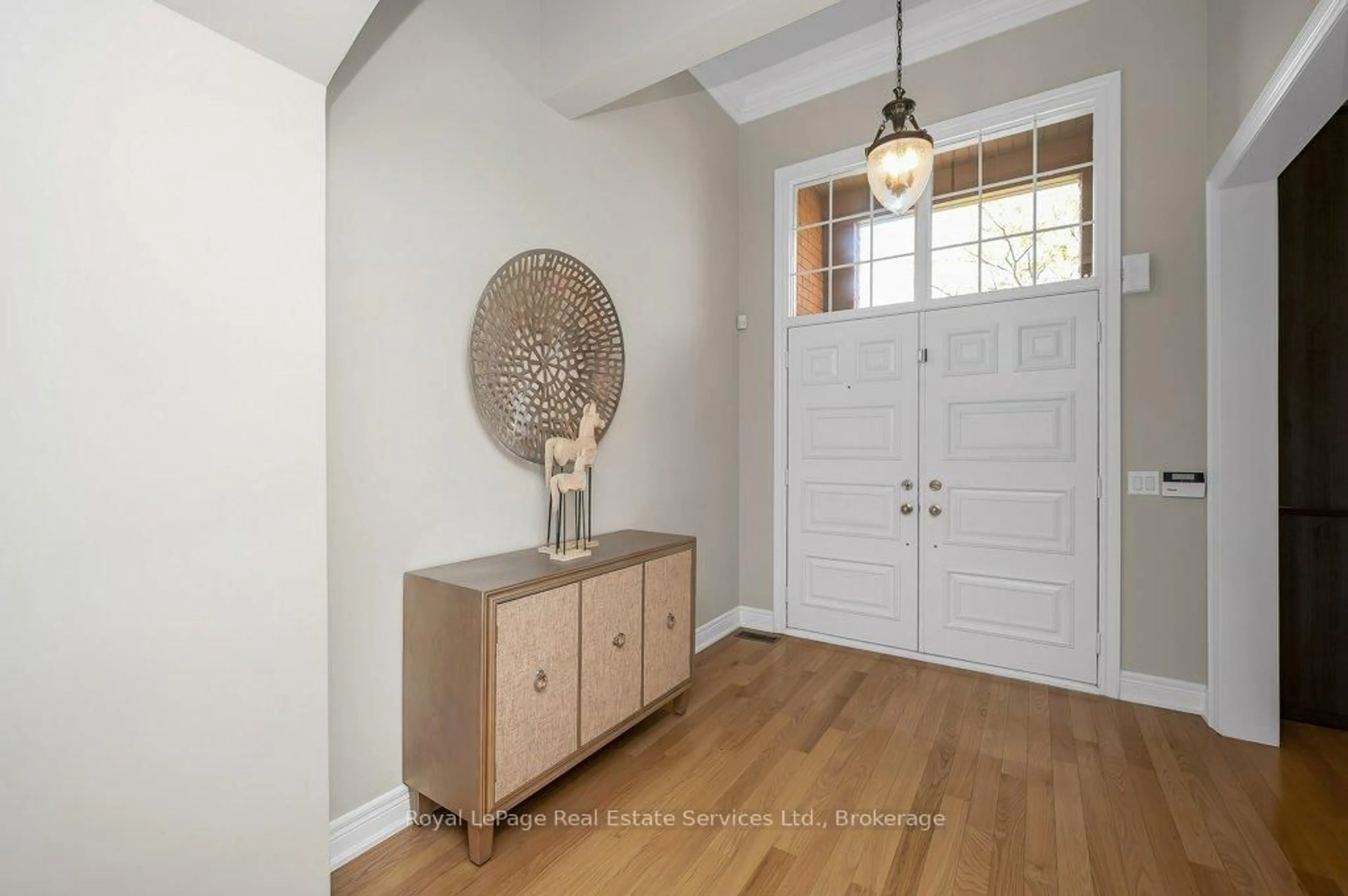 Indoor entryway for 2373 Gamble Rd, Oakville Ontario L6H 7V6