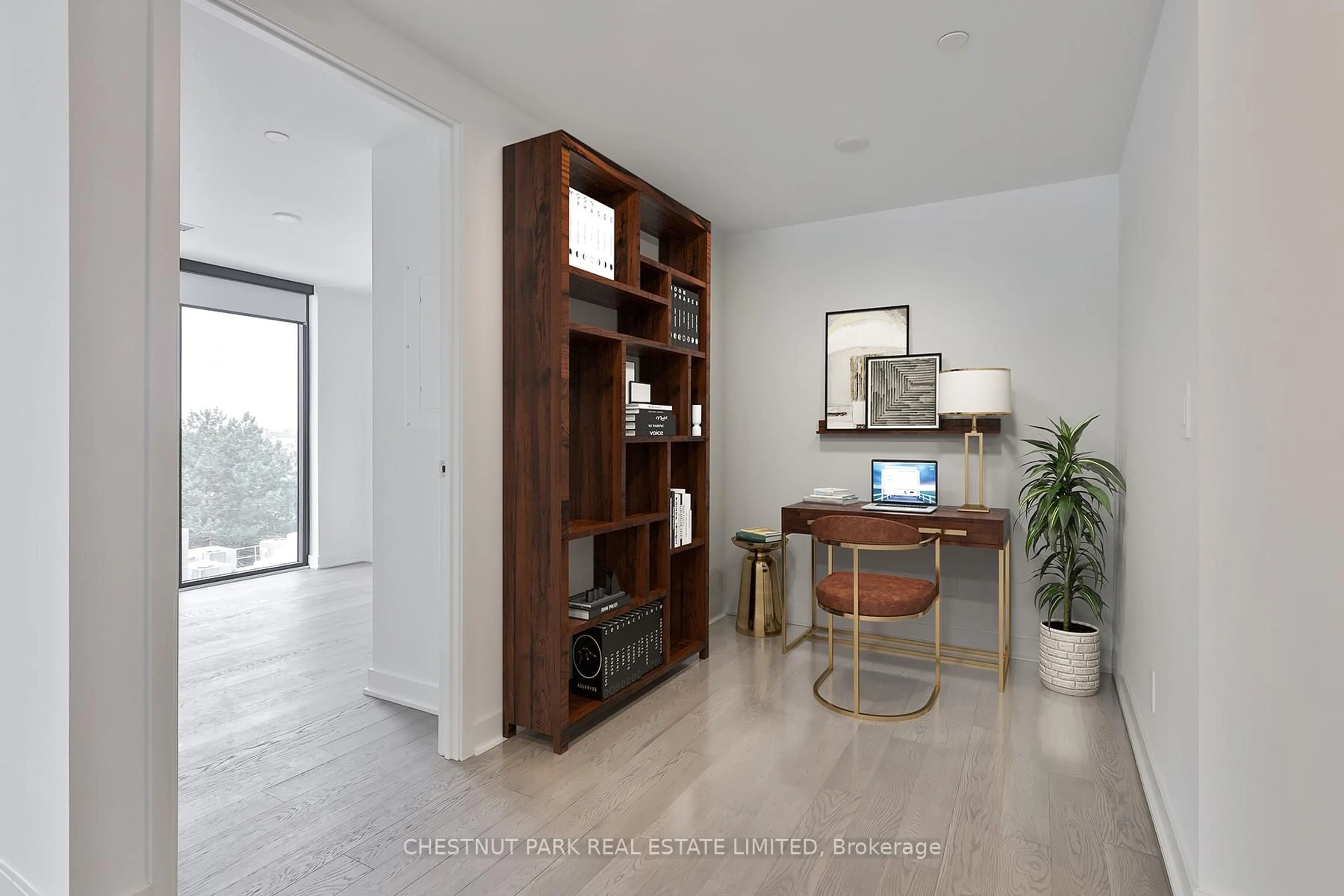 Indoor entryway for 2720 Dundas St #508, Toronto Ontario M6P 1Y2