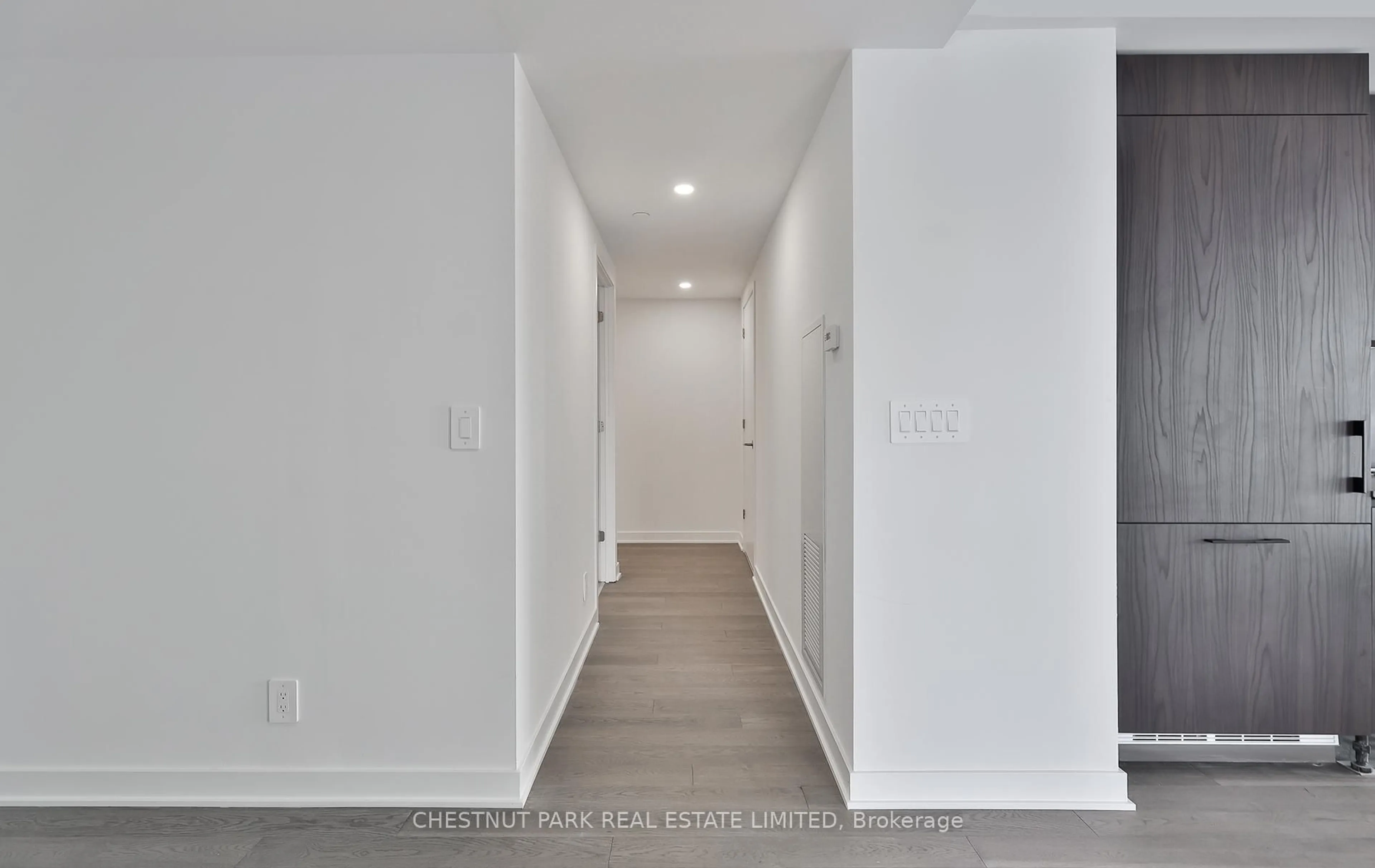 Unknown for 2720 Dundas St #508, Toronto Ontario M6P 1Y2