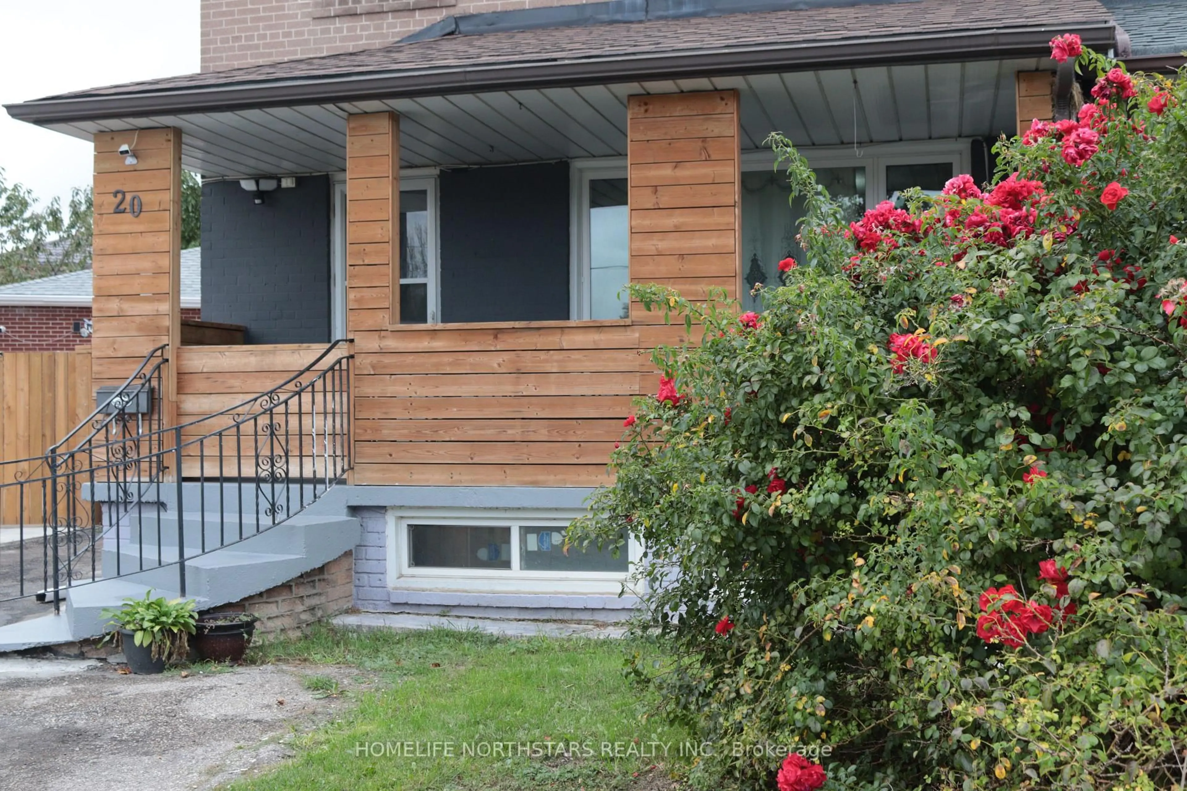 Patio, street for 20 Demaris Ave, Toronto Ontario M3N 1M1