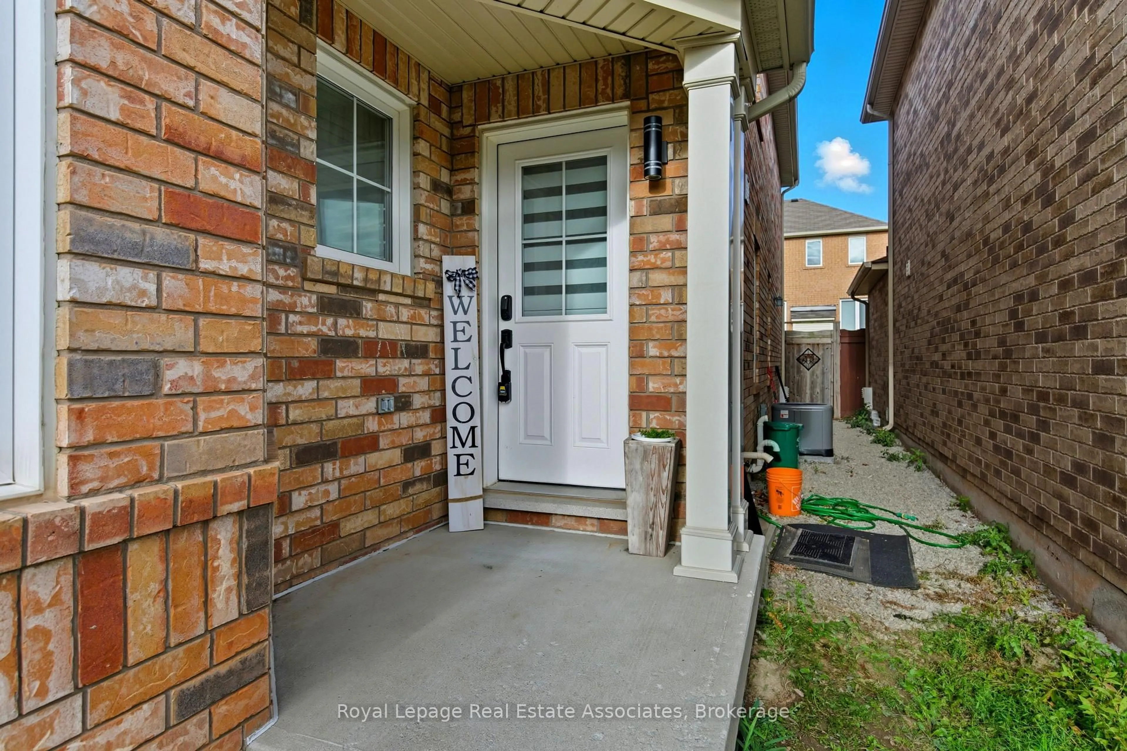 Unknown for 435 Pozbou Cres, Milton Ontario L9T 8H8
