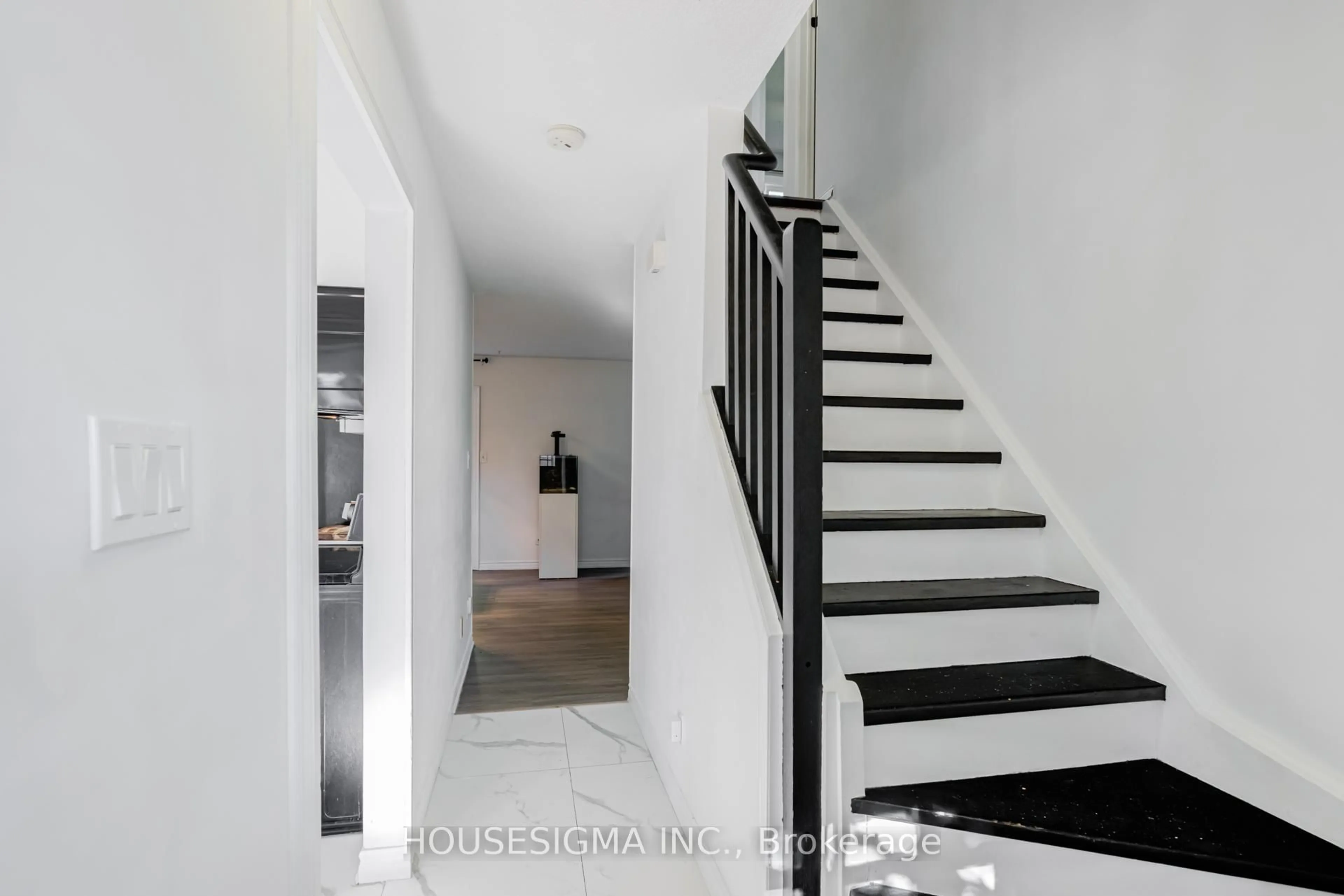 Stairs for 31 Parkview Dr #61, Orangeville Ontario L9W 4J1