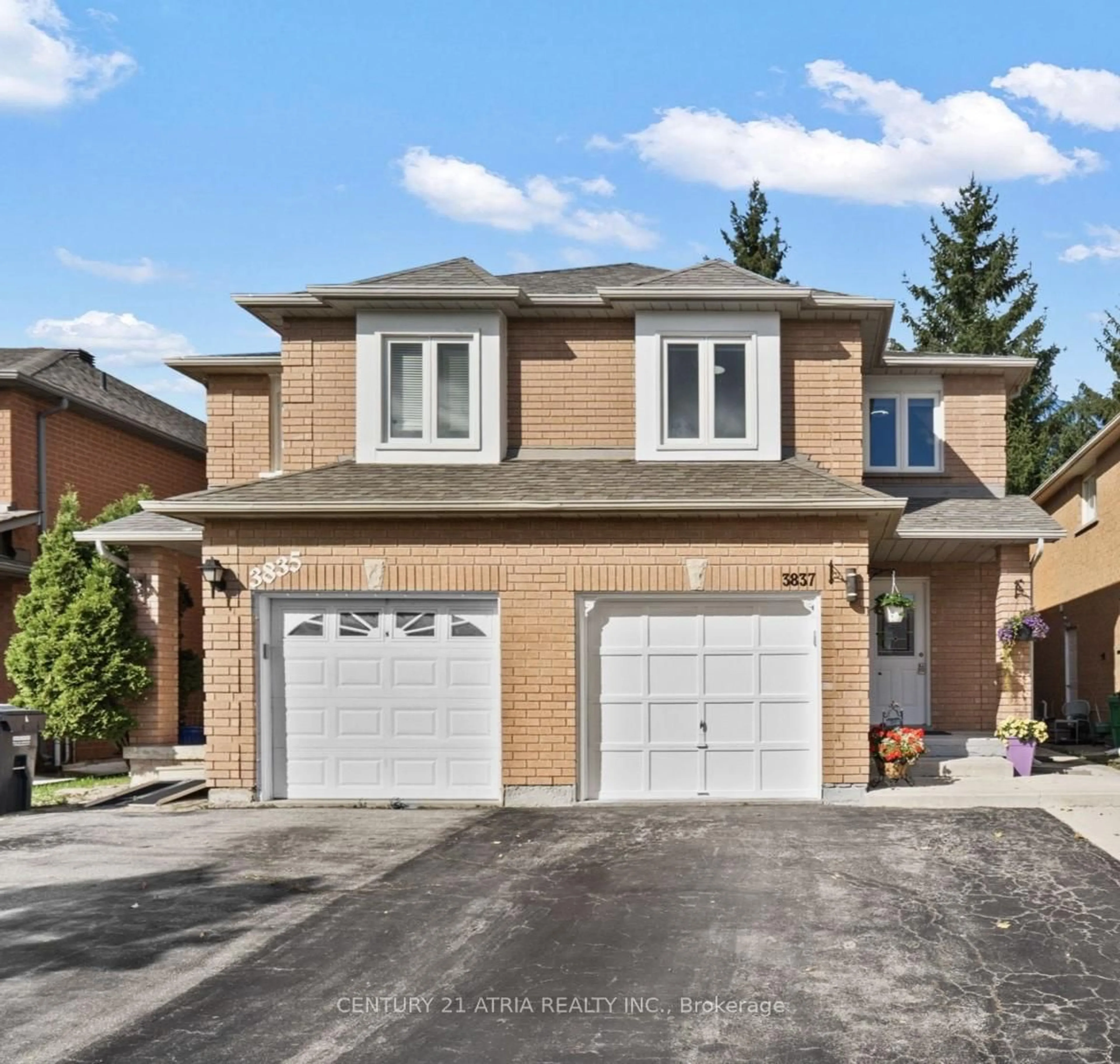 Home with brick exterior material, street for 3837 Densbury Dr, Mississauga Ontario L5N 6Z3