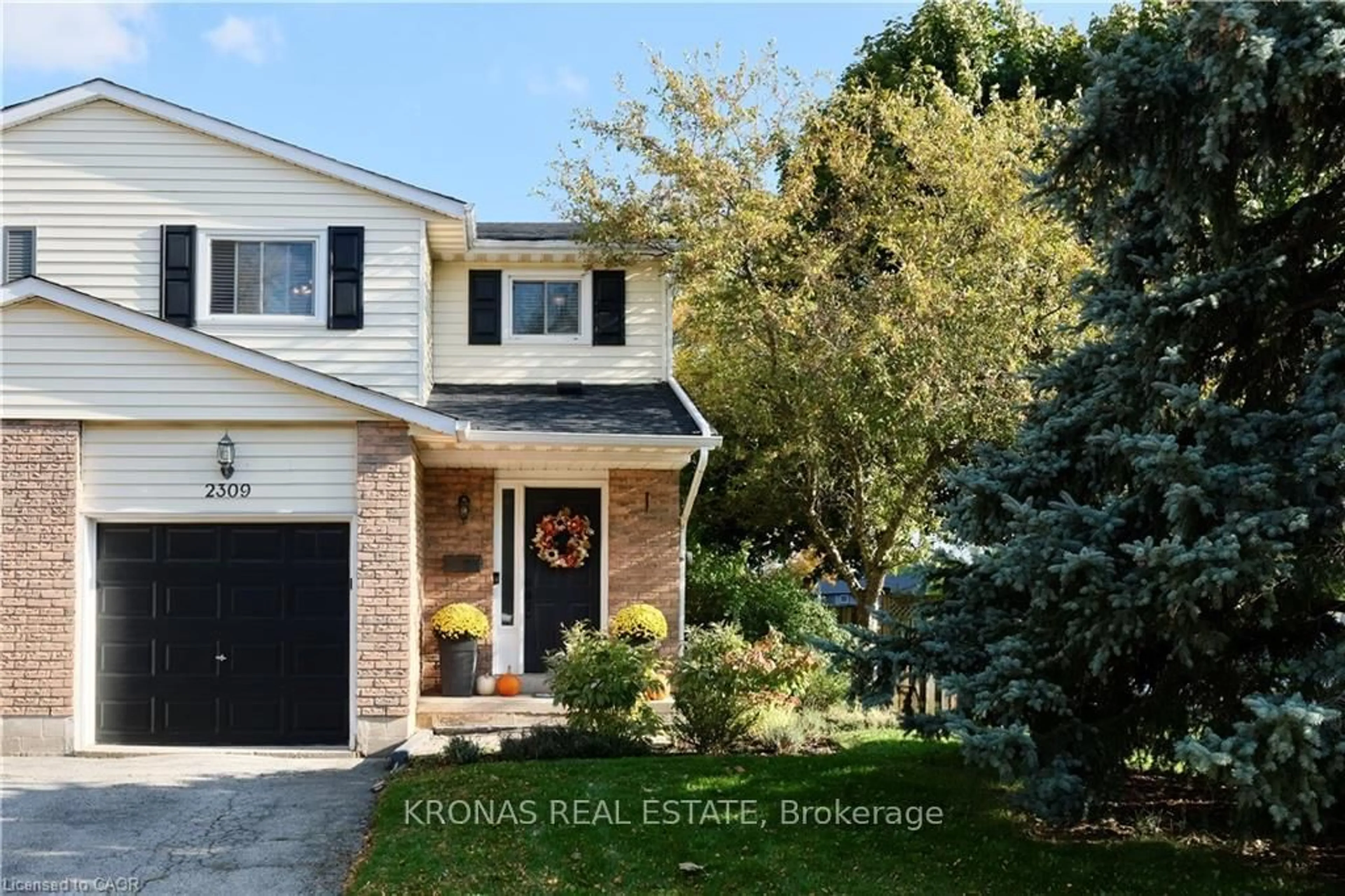 Home with brick exterior material, street for 2309 Greenbank Tr, Burlington Ontario L7P 3S7