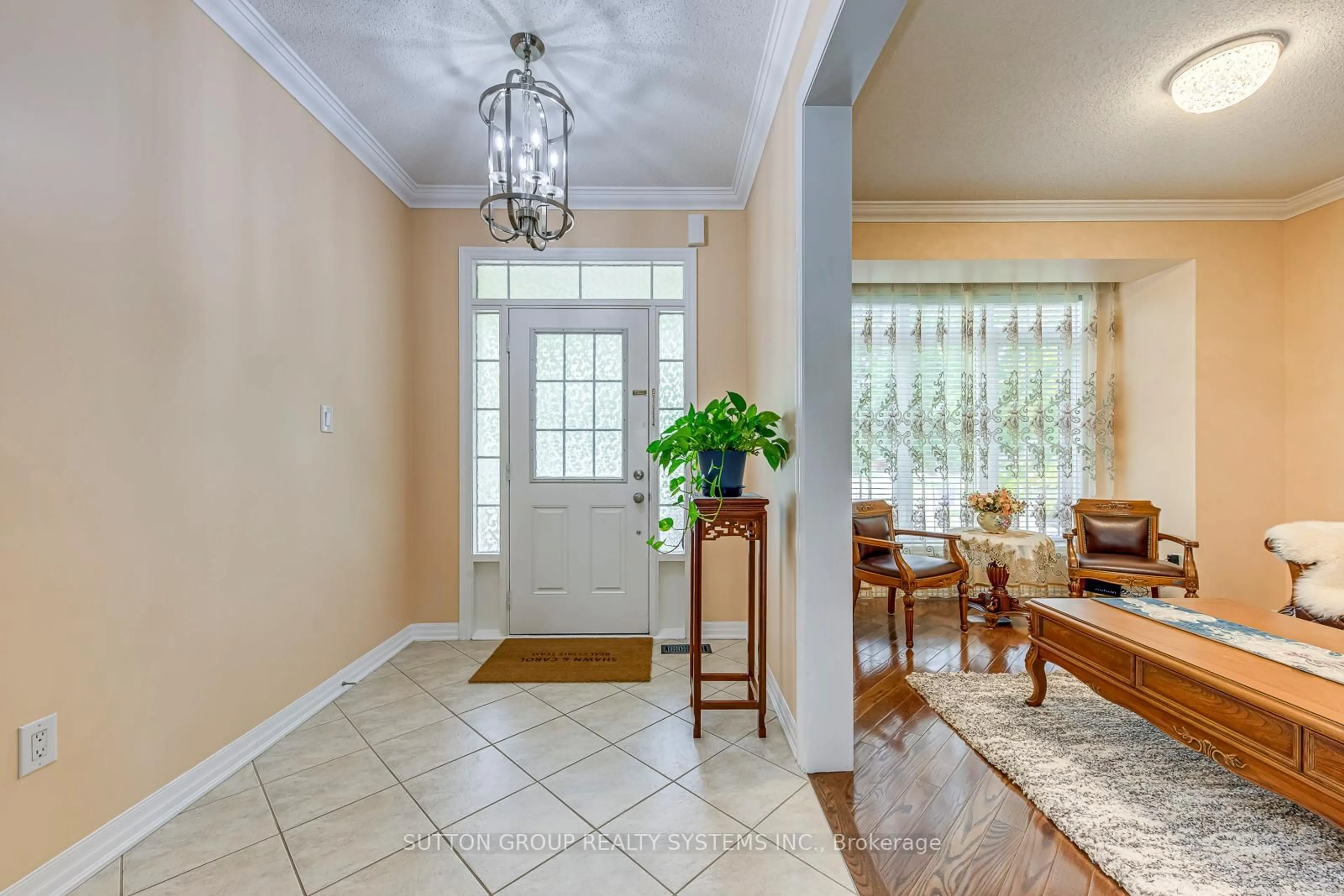 Indoor entryway for 2207 Kwinter Rd, Oakville Ontario L6M 0G1
