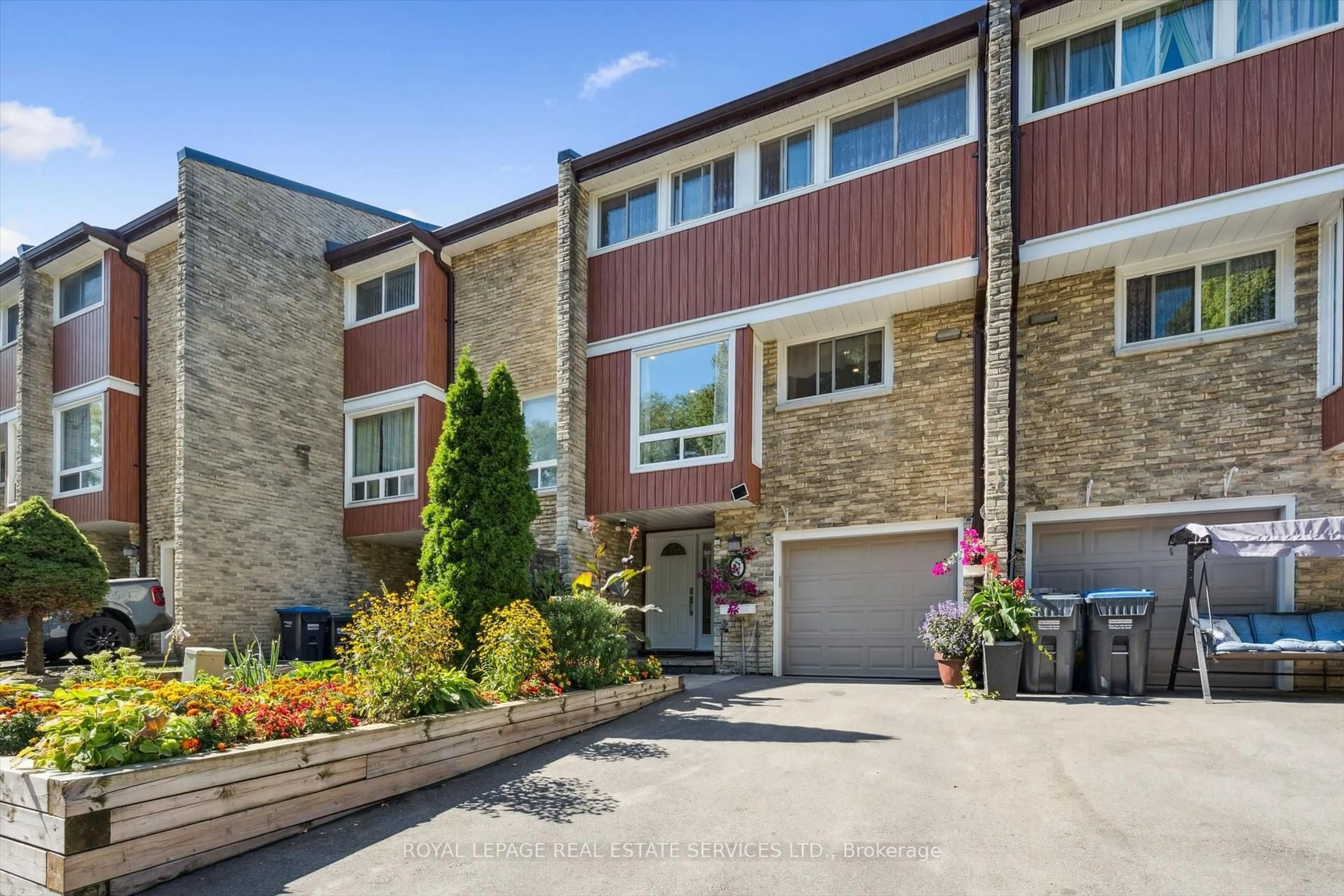 Unknown for 915 Inverhouse Dr #24, Mississauga Ontario L5J 4B2