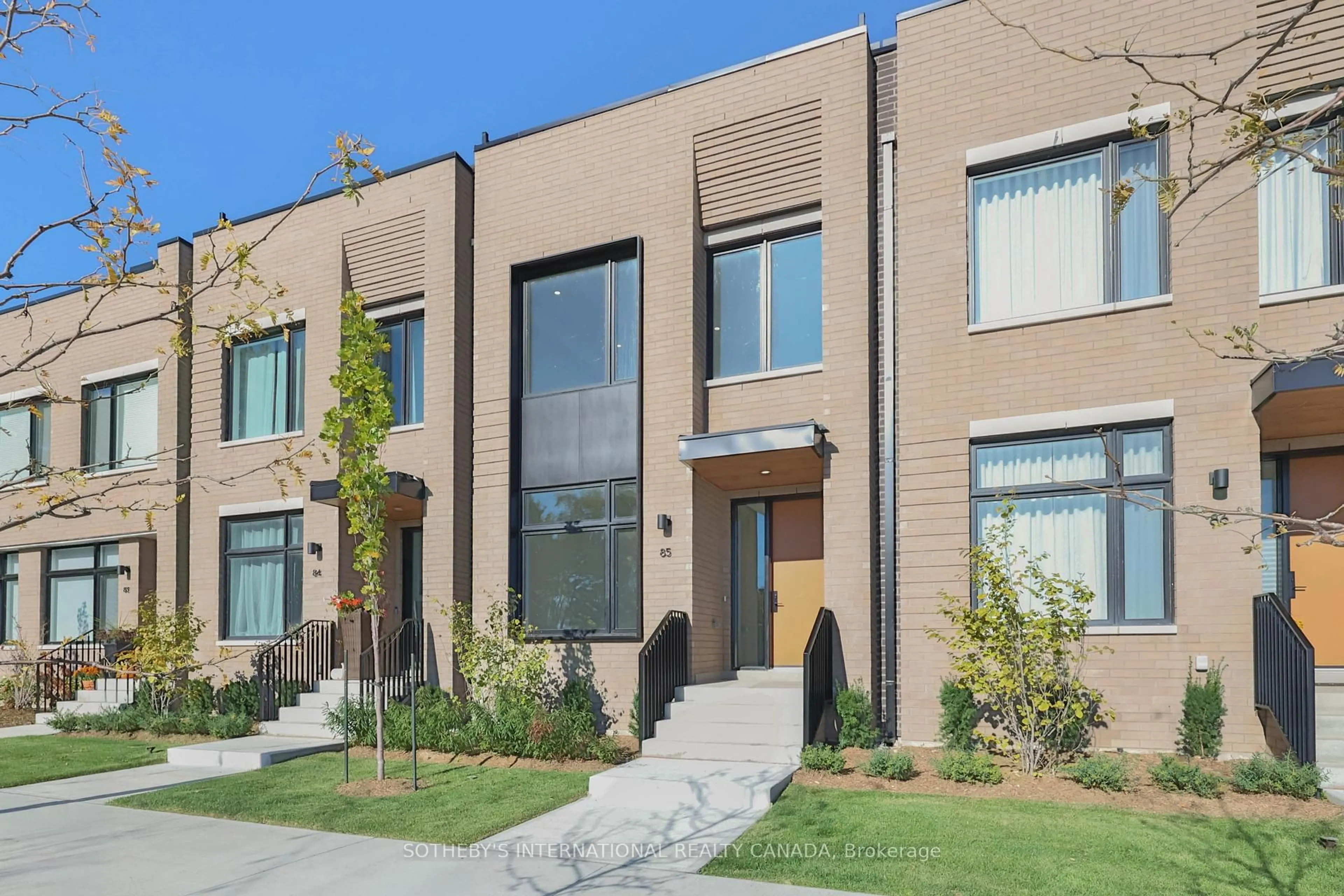 Home with brick exterior material, street for 60 Lou Parsons Way Dr #TH 85, Mississauga Ontario L5H 0B2
