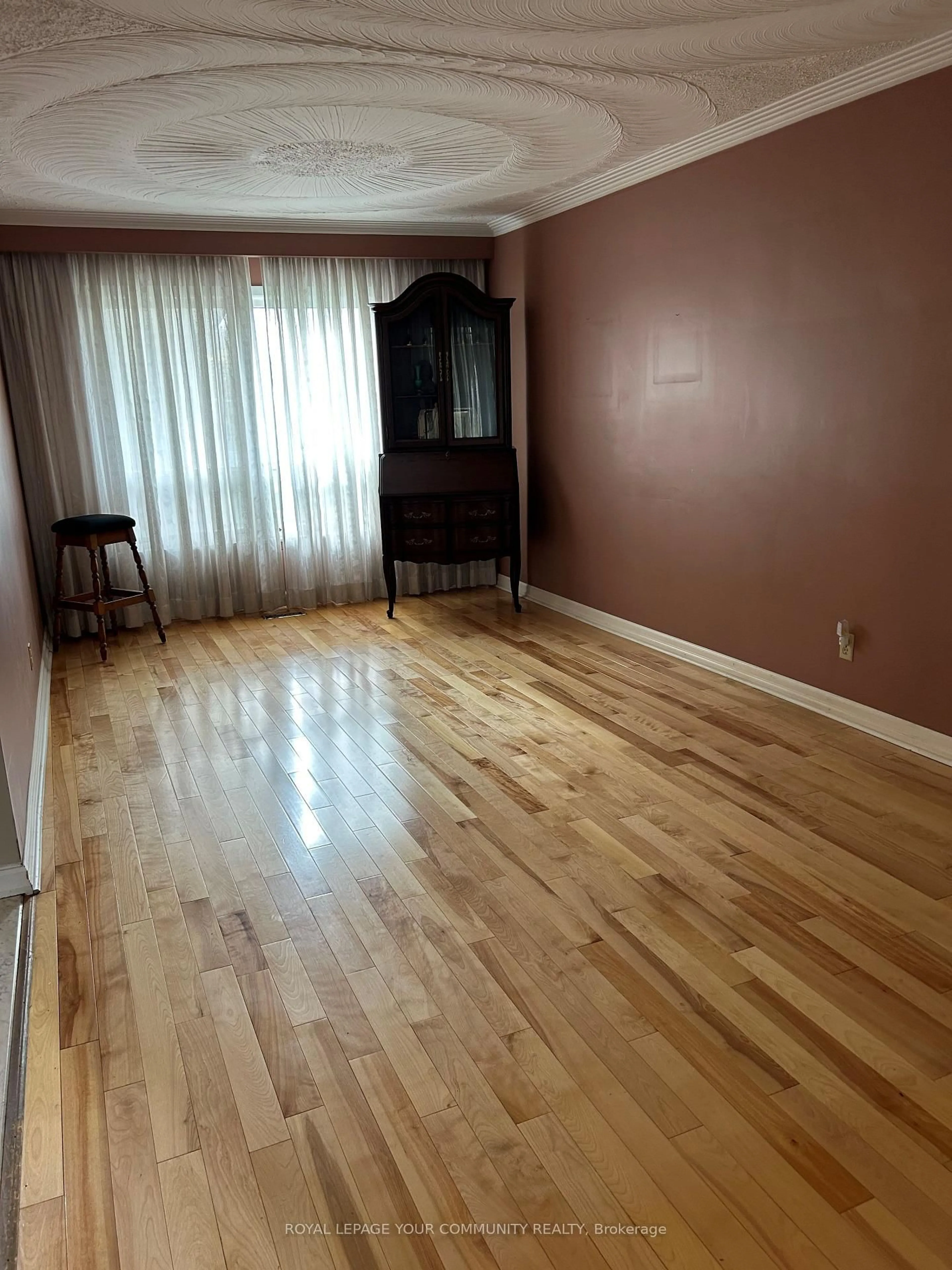 A pic of a room for 214 Derrydown Rd, Toronto Ontario M3J 1S1