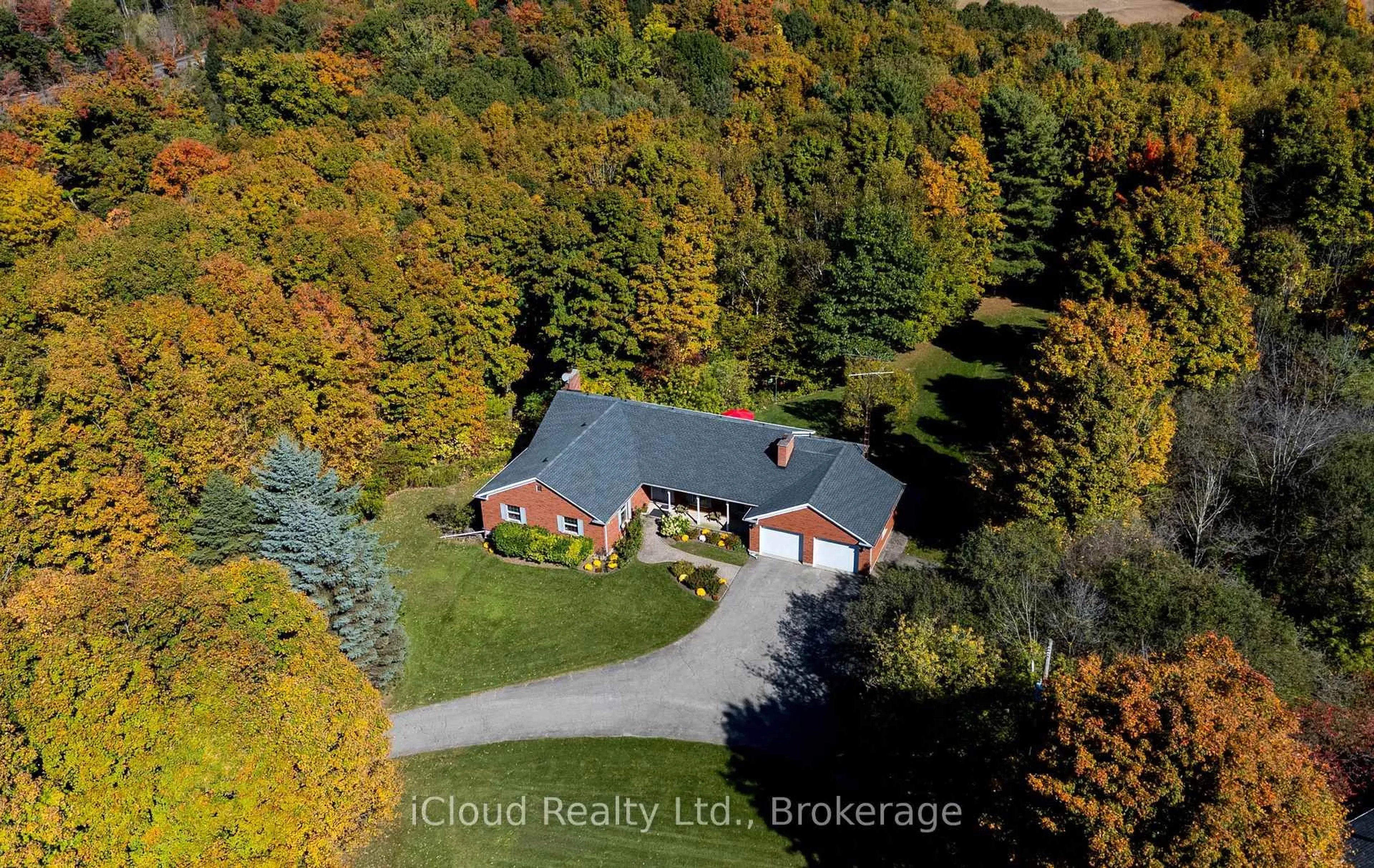 A pic from outside/outdoor area/front of a property/back of a property/a pic from drone, street for 179 Main St, Milton Ontario L0P 1B0