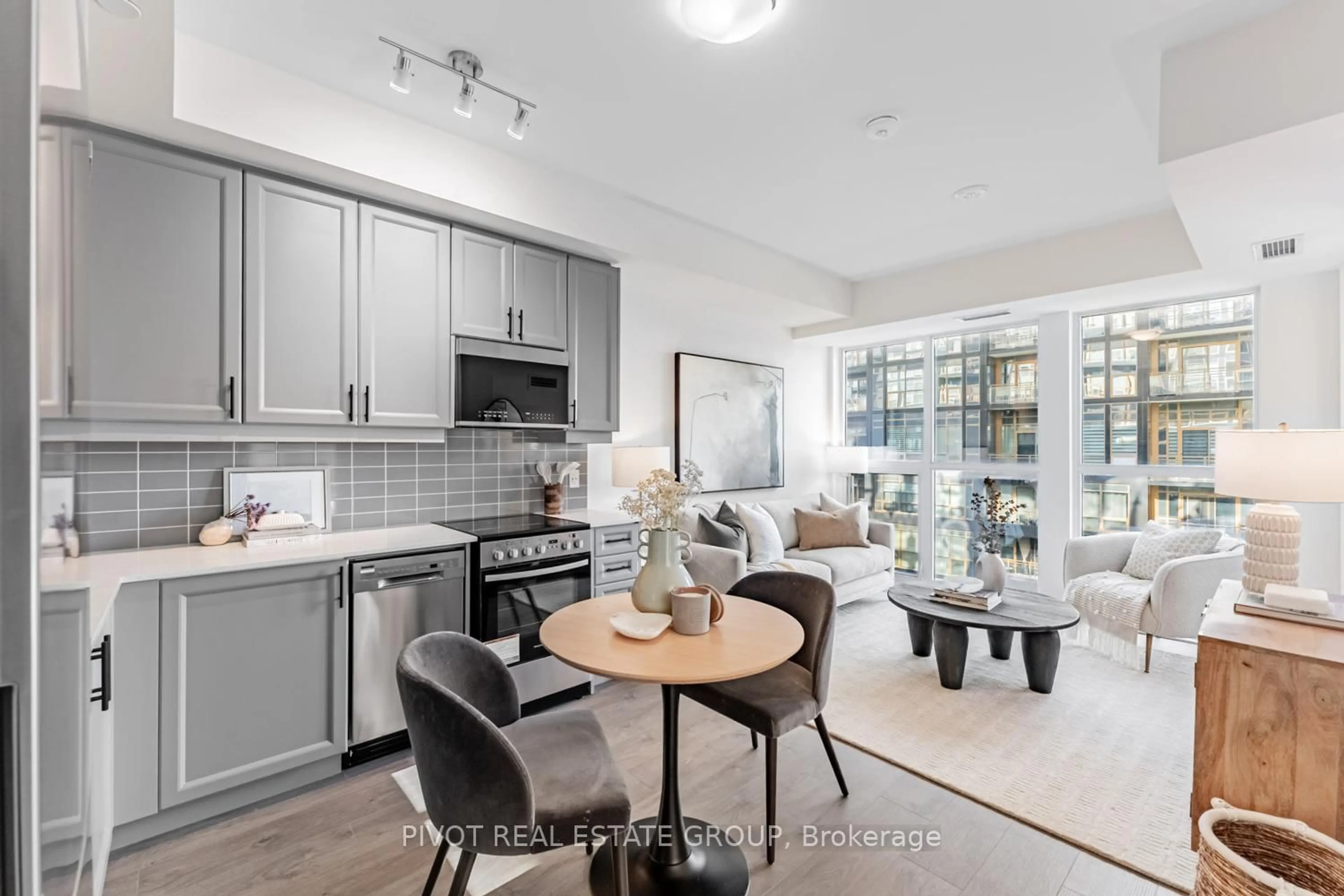 Open concept kitchen, unknown for 2343 Khalsa Gate #438, Oakville Ontario L6M 5R6