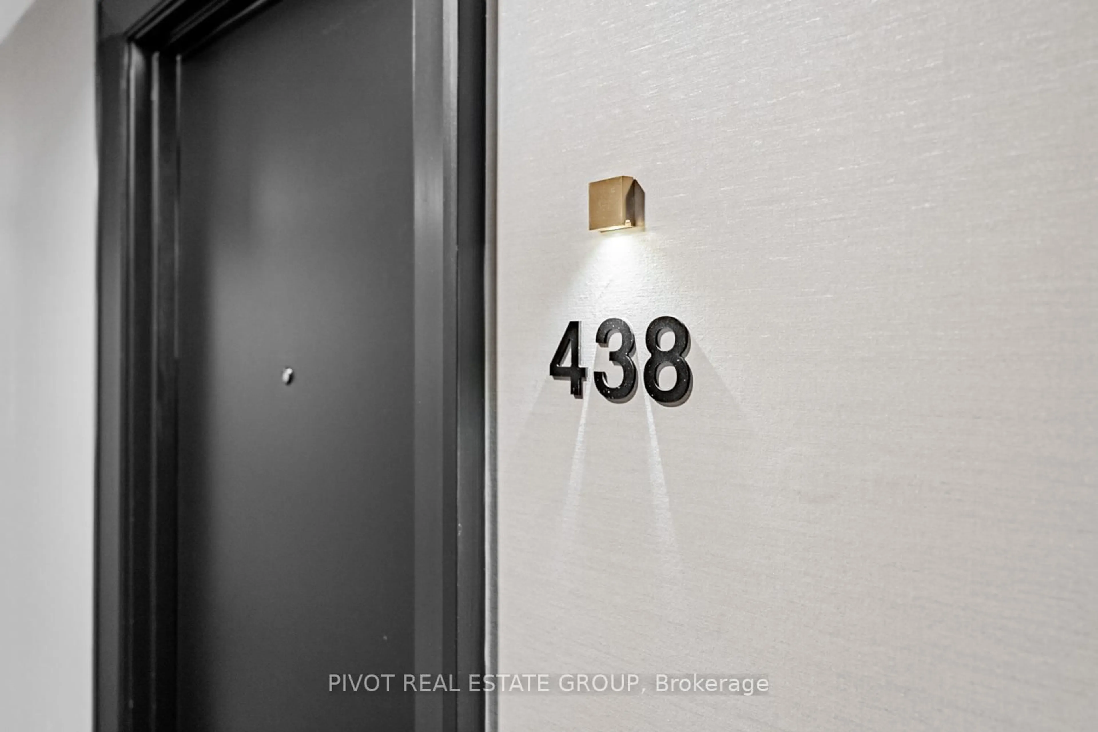 Indoor entryway for 2343 Khalsa Gate #438, Oakville Ontario L6M 5R6