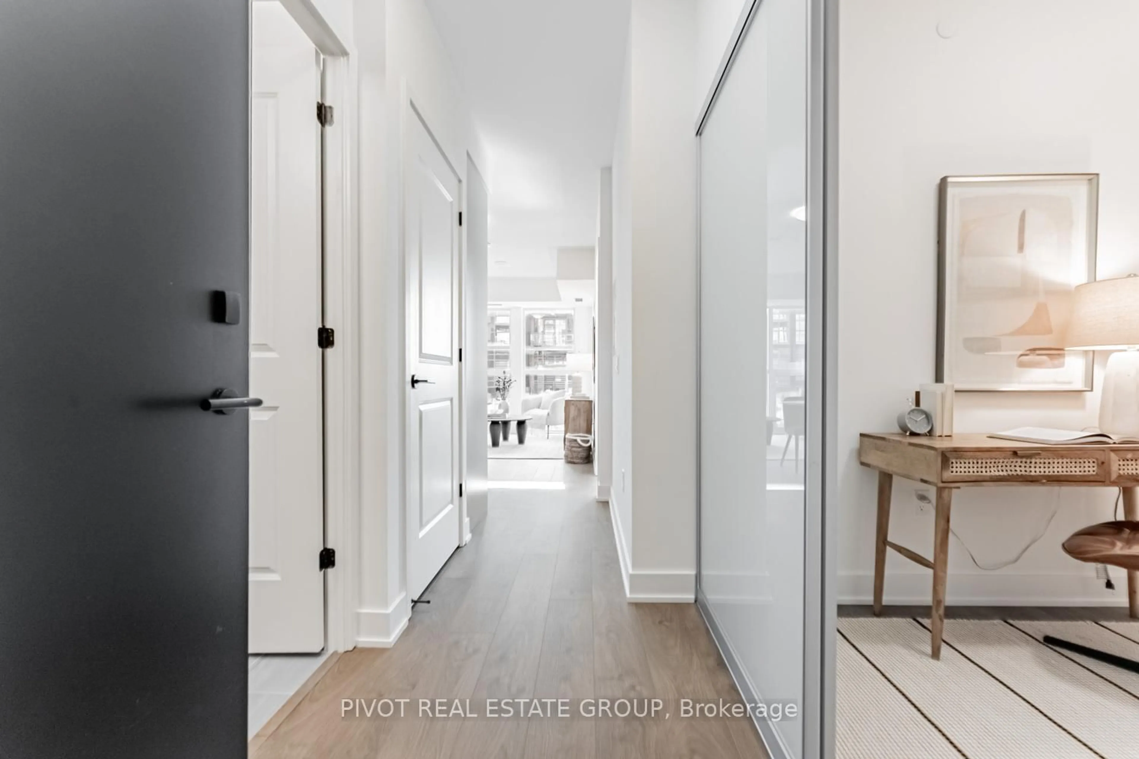 Indoor entryway for 2343 Khalsa Gate #438, Oakville Ontario L6M 5R6