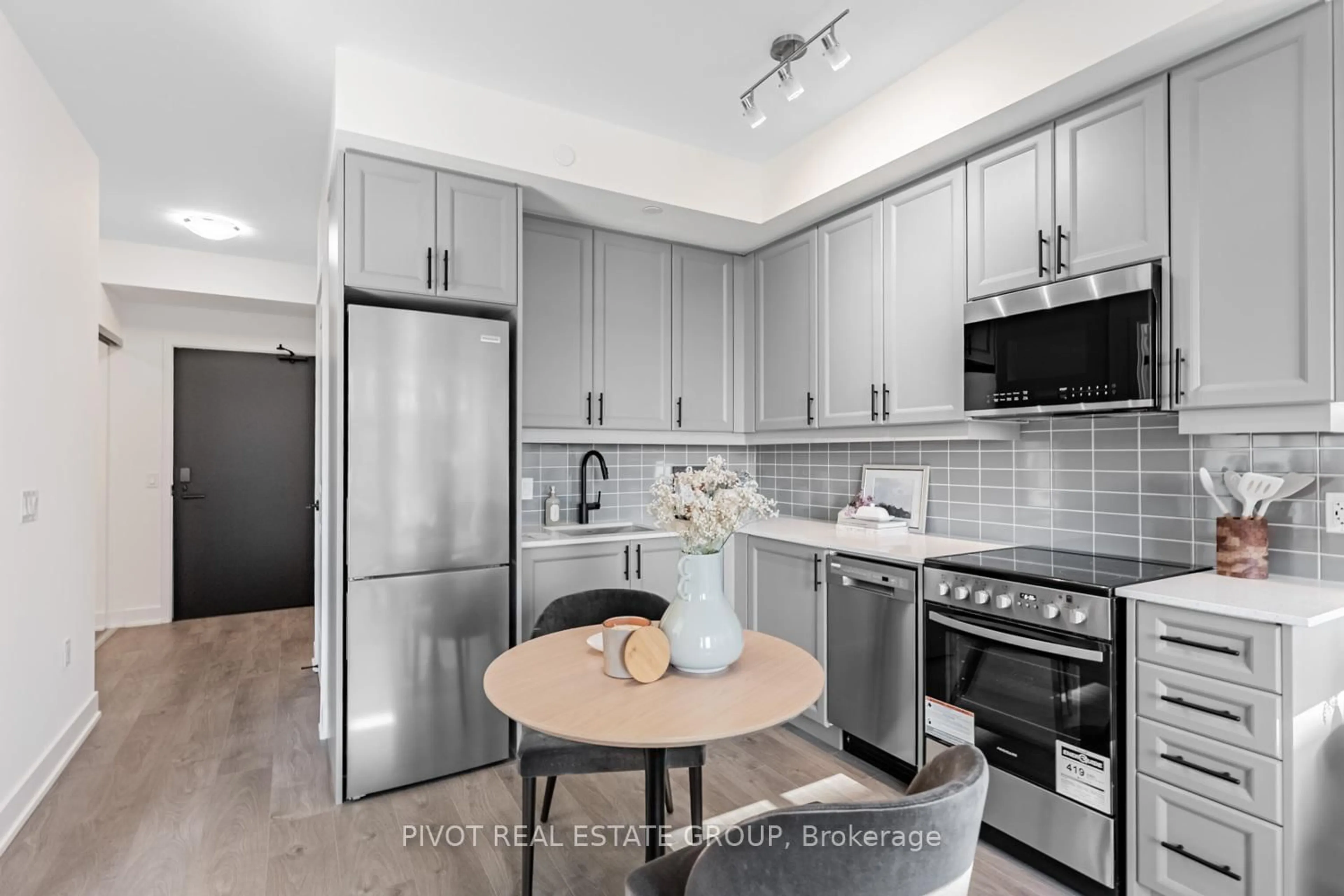 Standard kitchen, unknown for 2343 Khalsa Gate #438, Oakville Ontario L6M 5R6